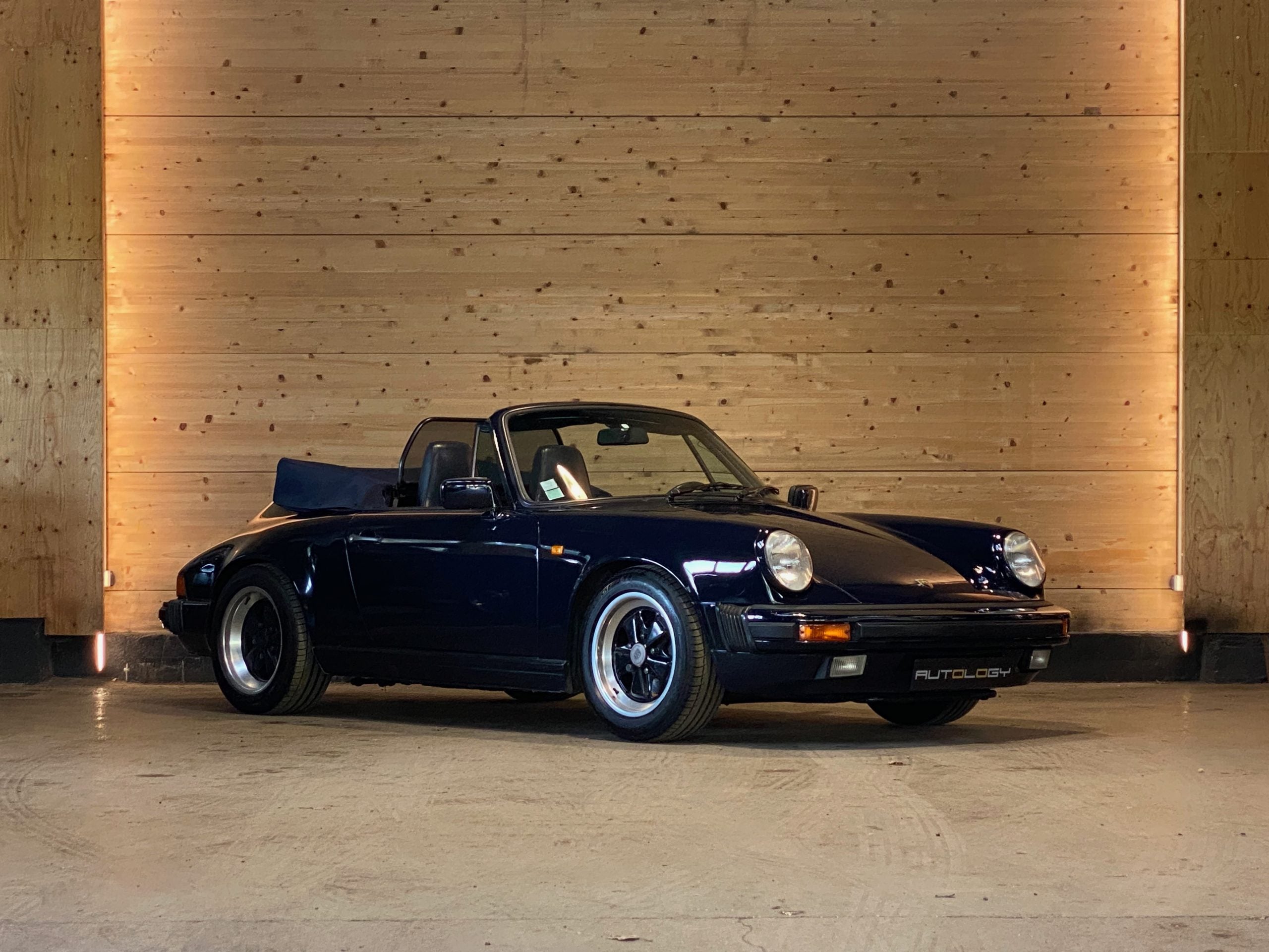 Porsche 911 Carrera 3.2 Cabriolet