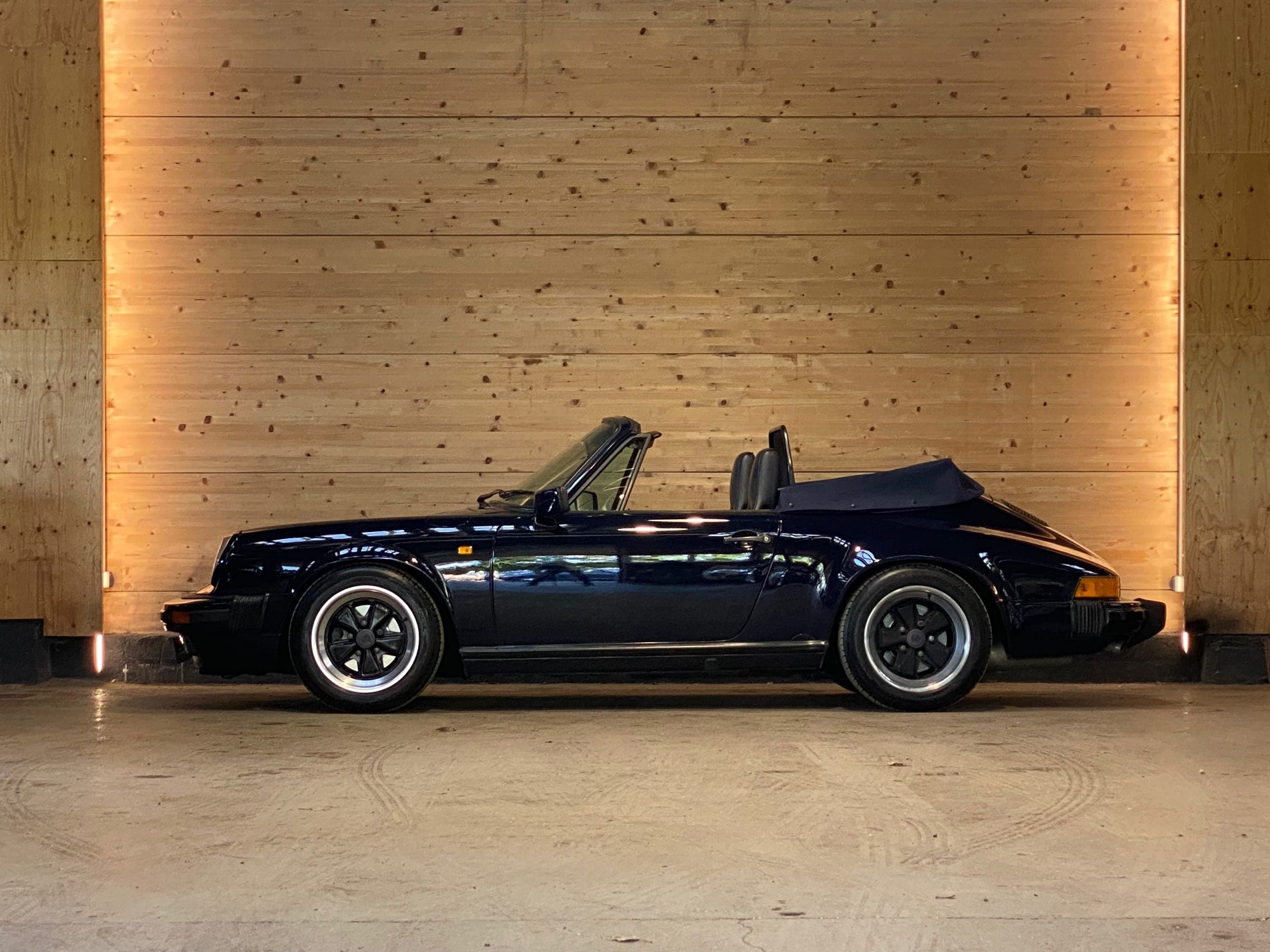 Porsche 911 Carrera 3.2 Cabriolet