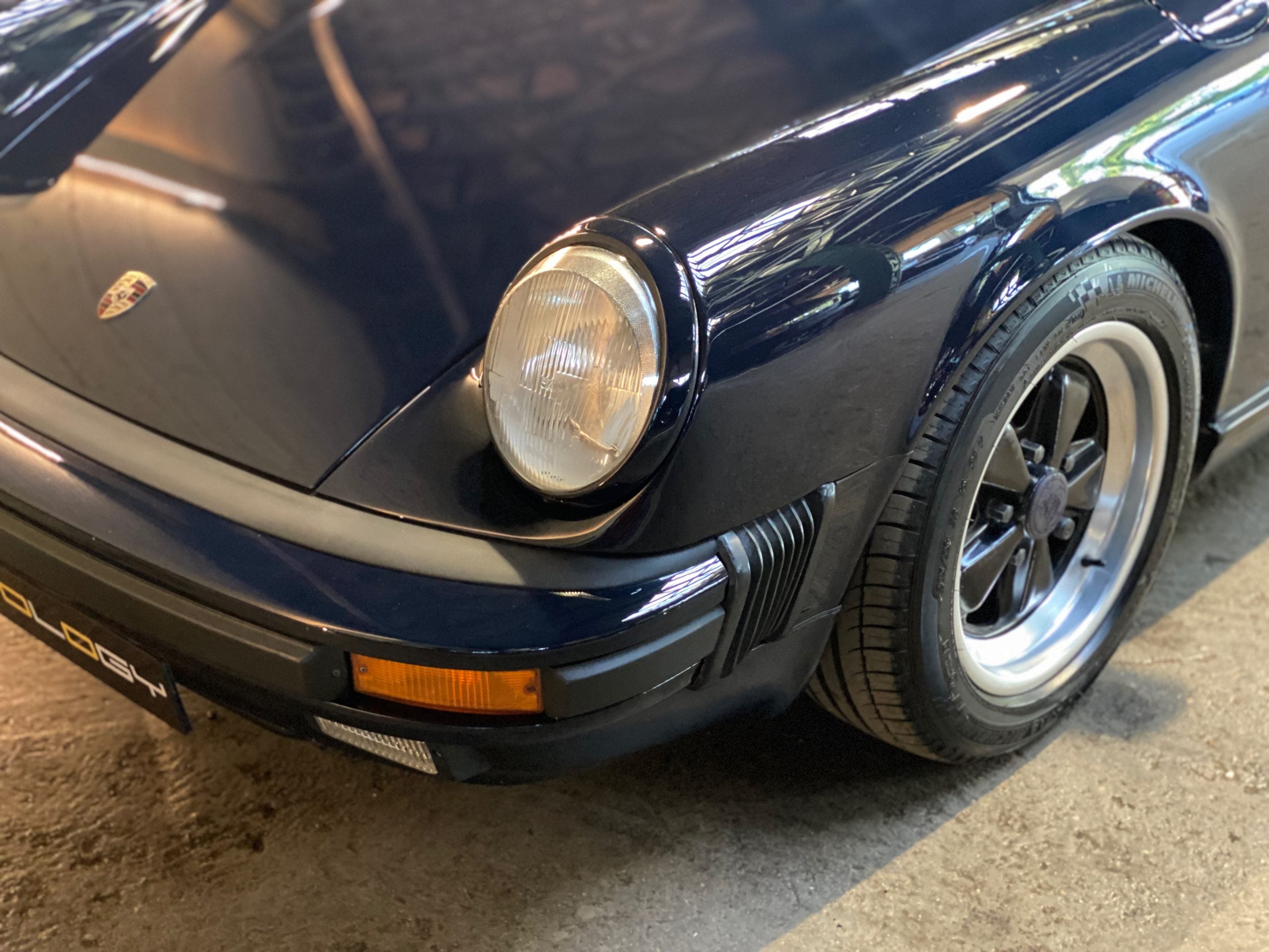 Porsche 911 Carrera 3.2 Cabriolet