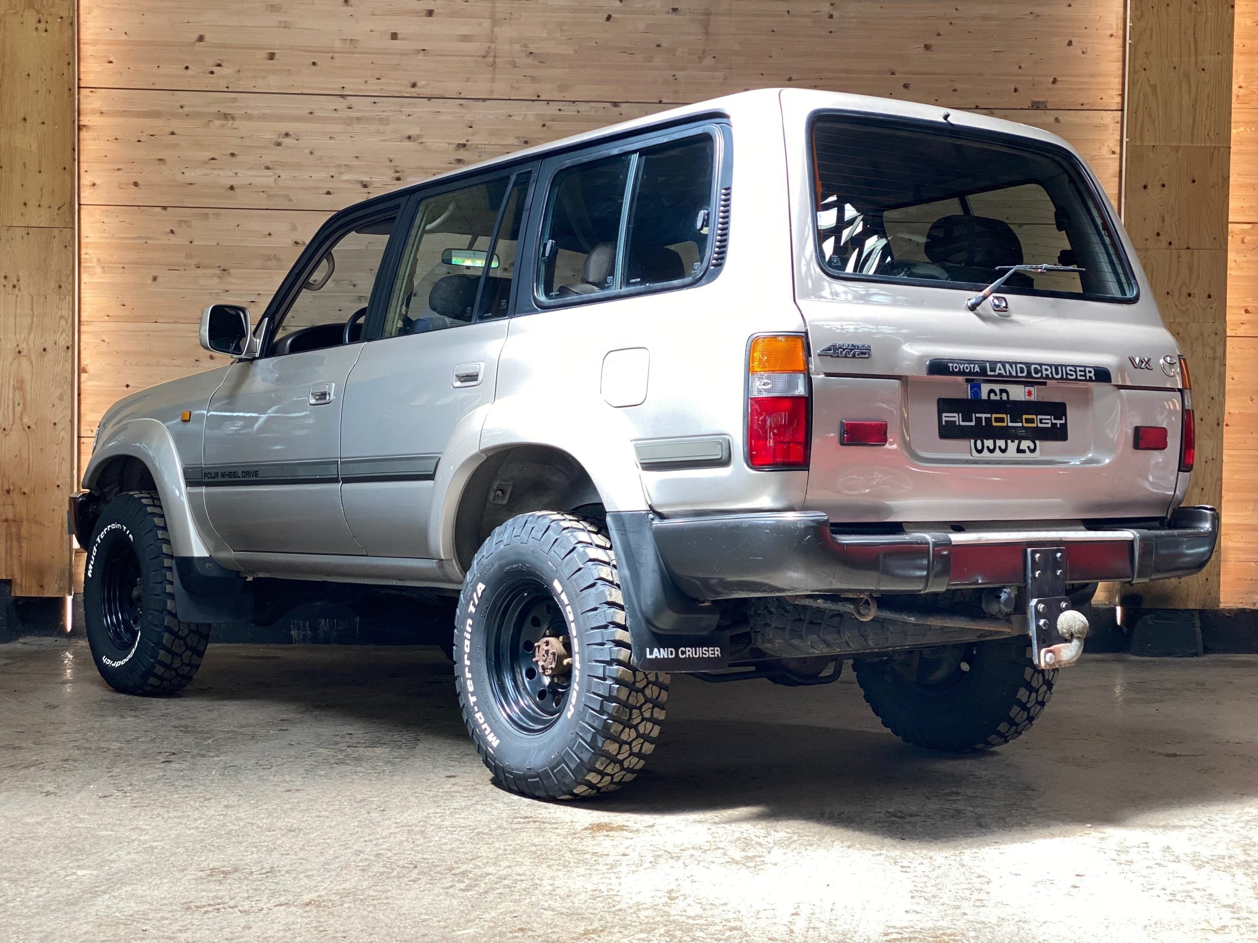 Toyota Land Cruiser Station Wagon HDJ80 4.2 VX