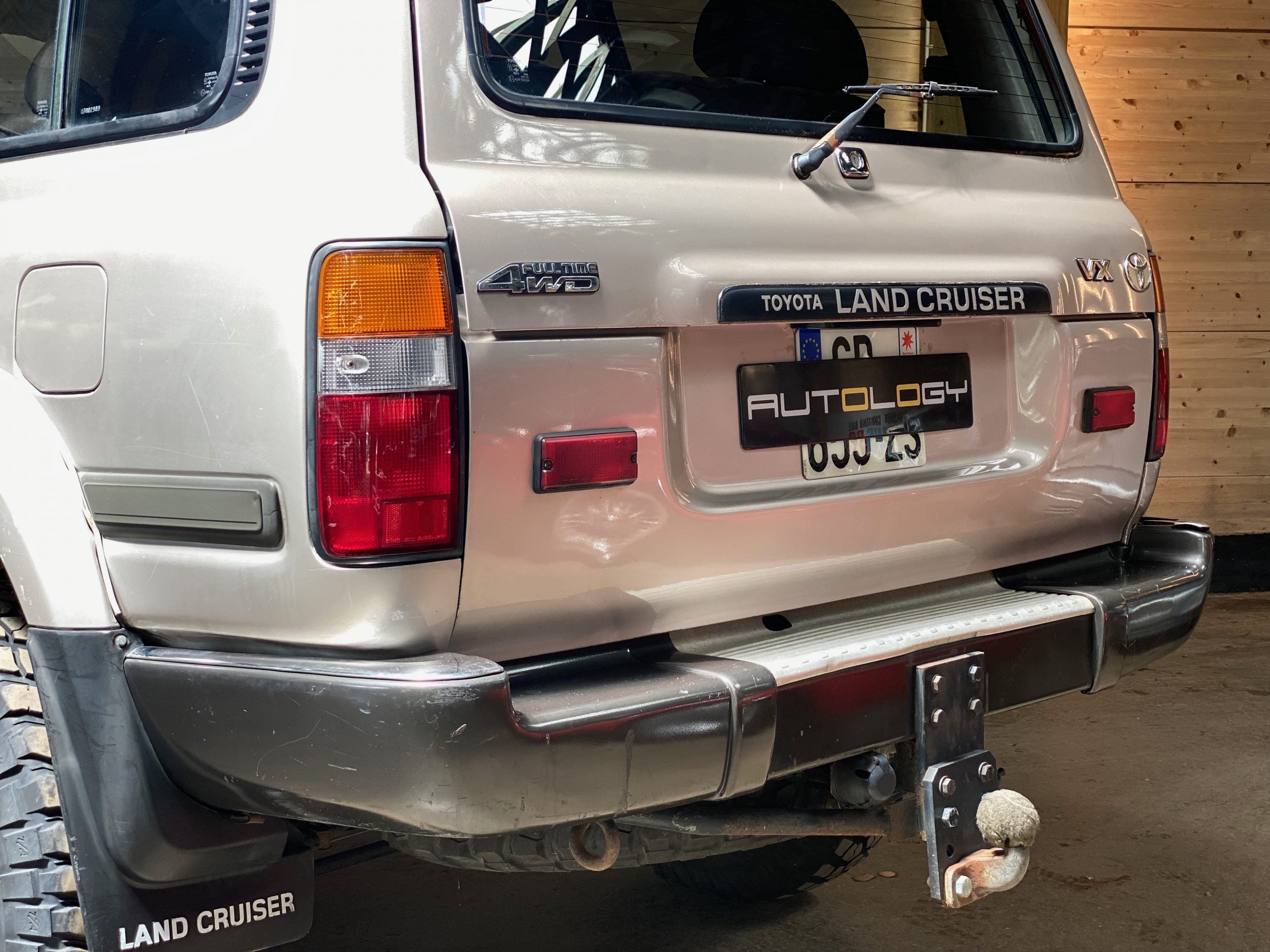 Toyota Land Cruiser Station Wagon HDJ80 4.2 VX