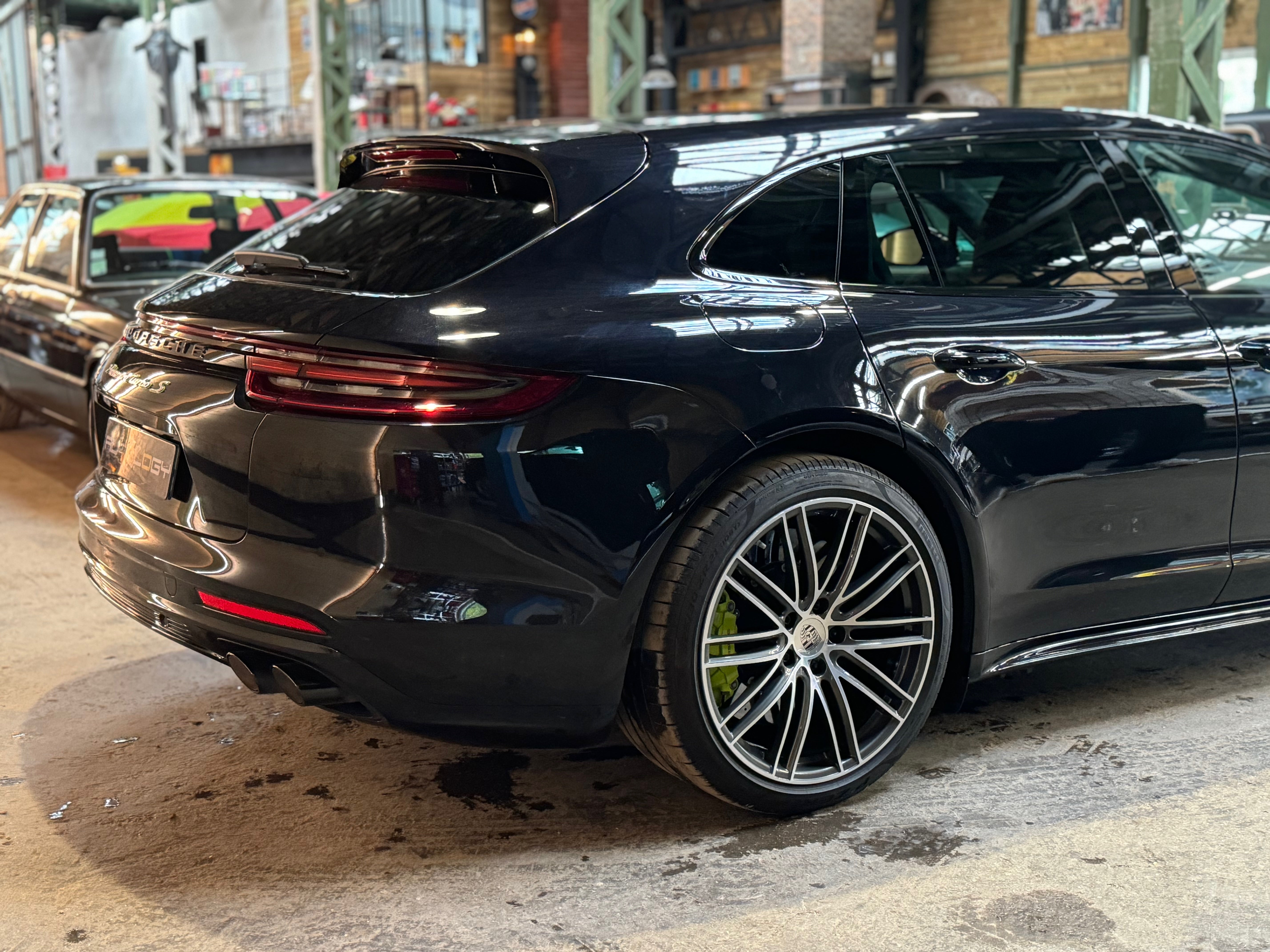 Porsche Panamera Sport Turismo Turbo S e-Hybrid