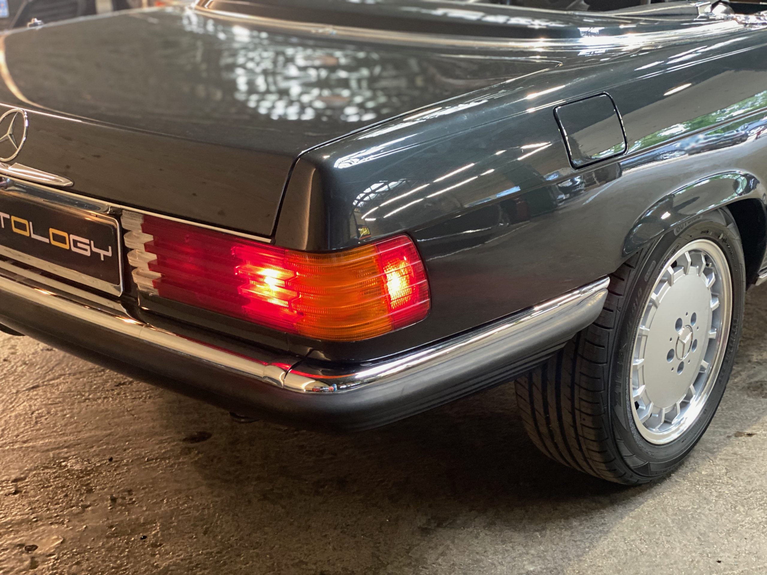 Mercedes 560 SL