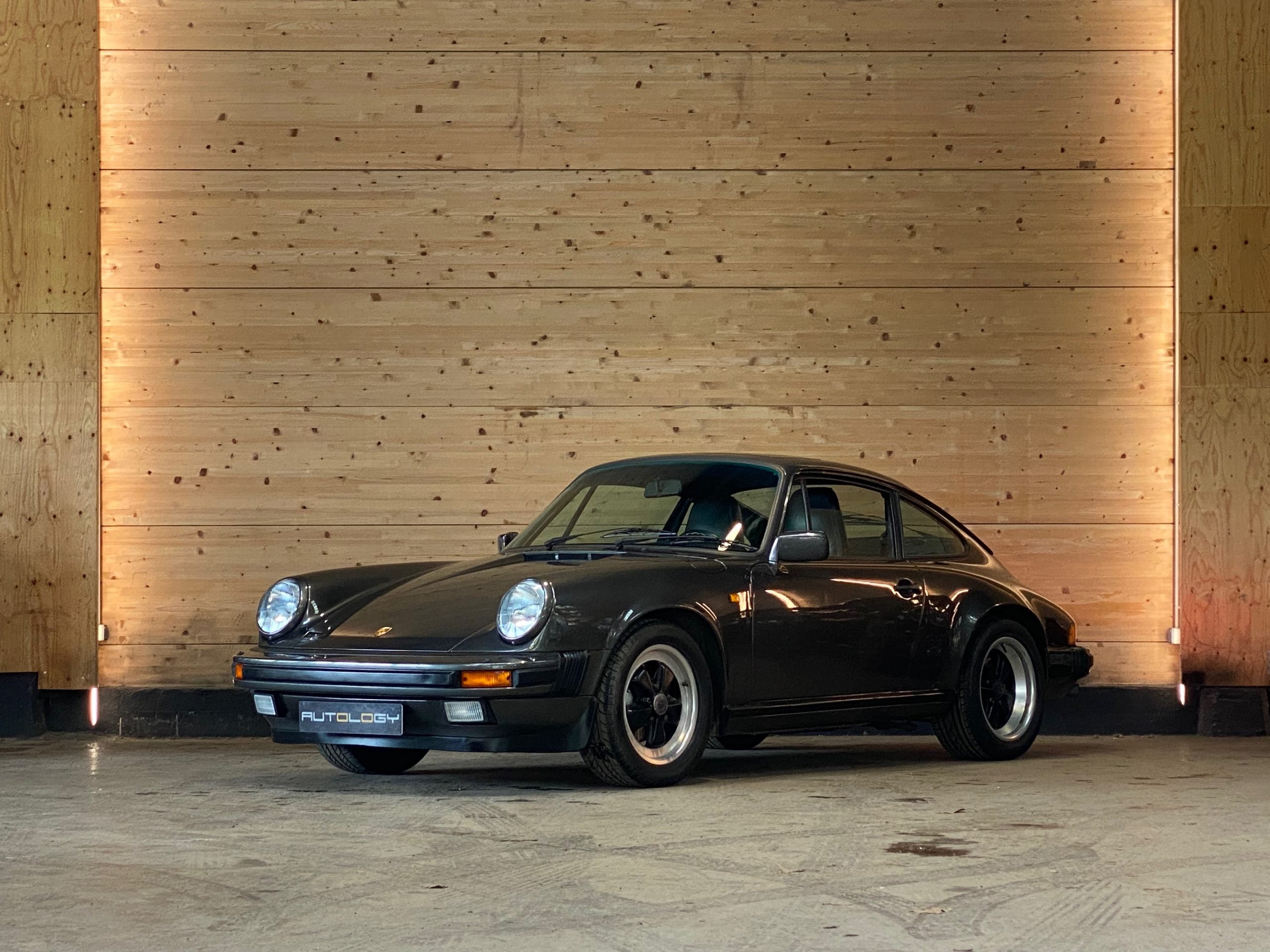 Porsche 911 Carrera 3.2