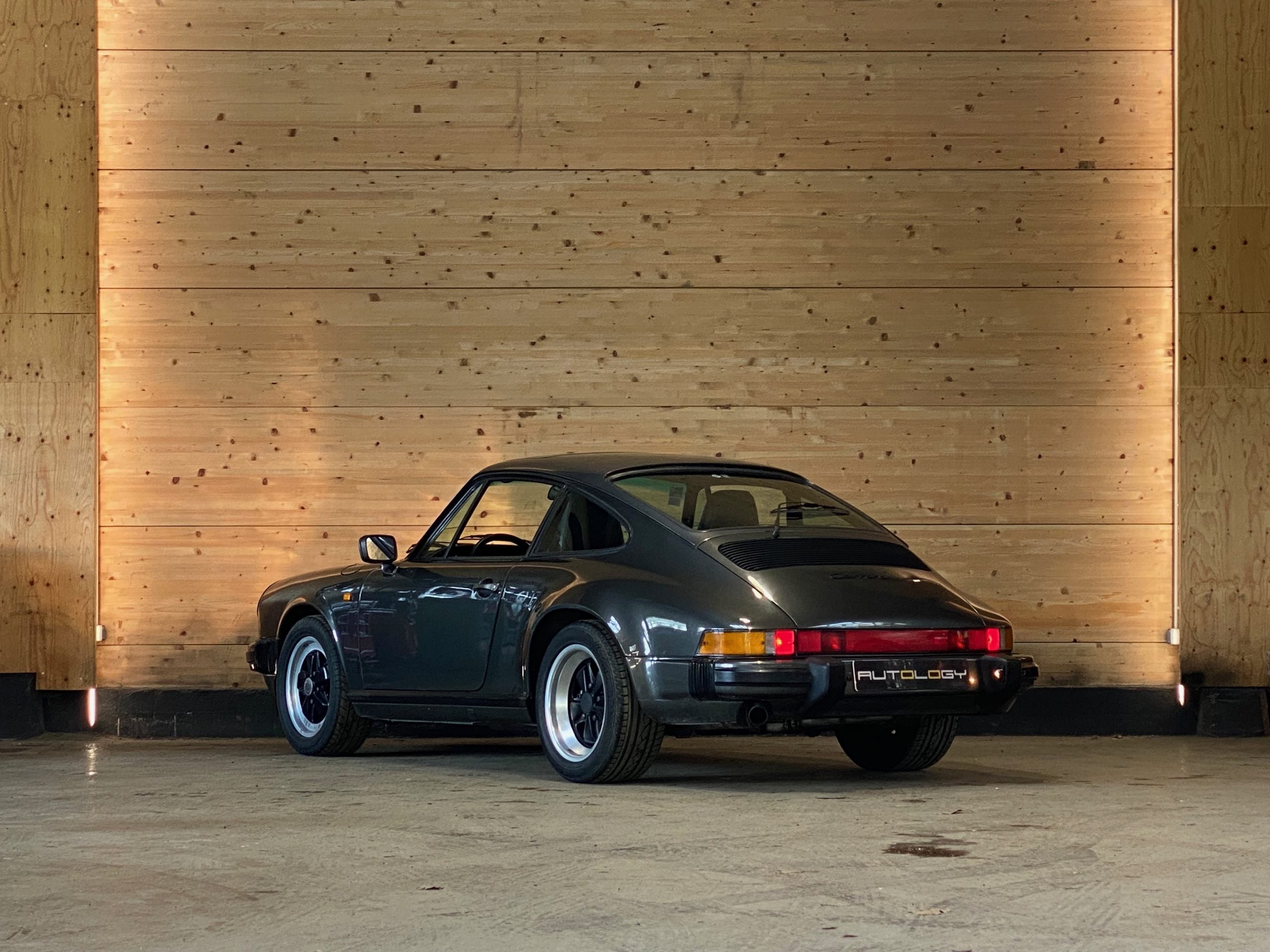 Porsche 911 Carrera 3.2