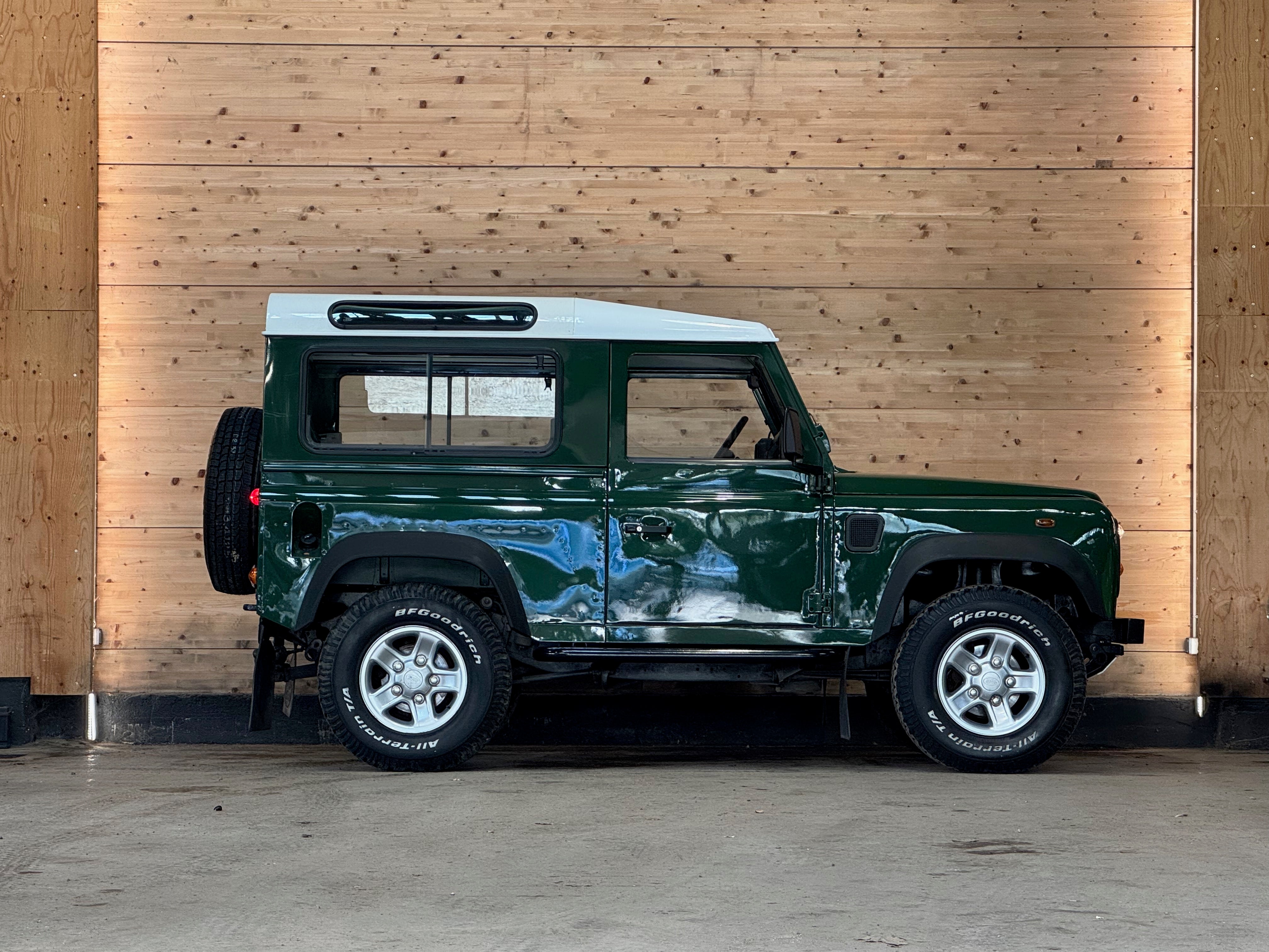 Land Rover Defender 90 Td5 Hard Top