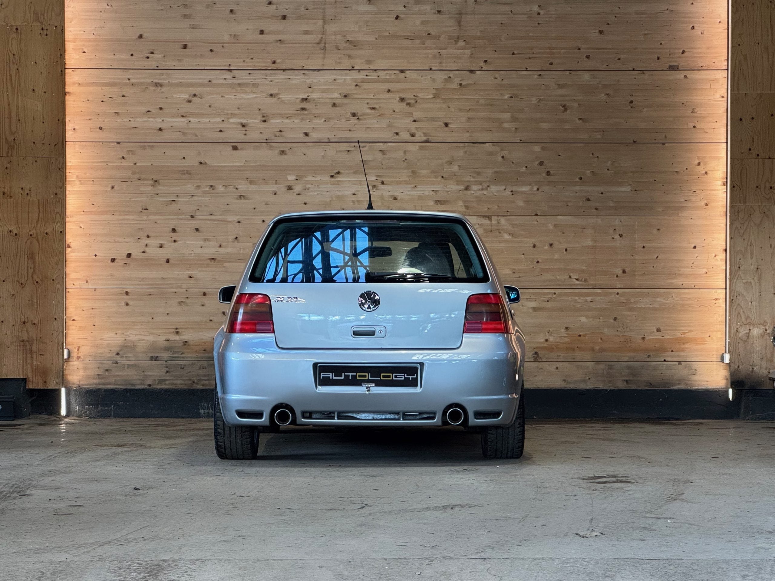 Volkswagen Golf IV R32