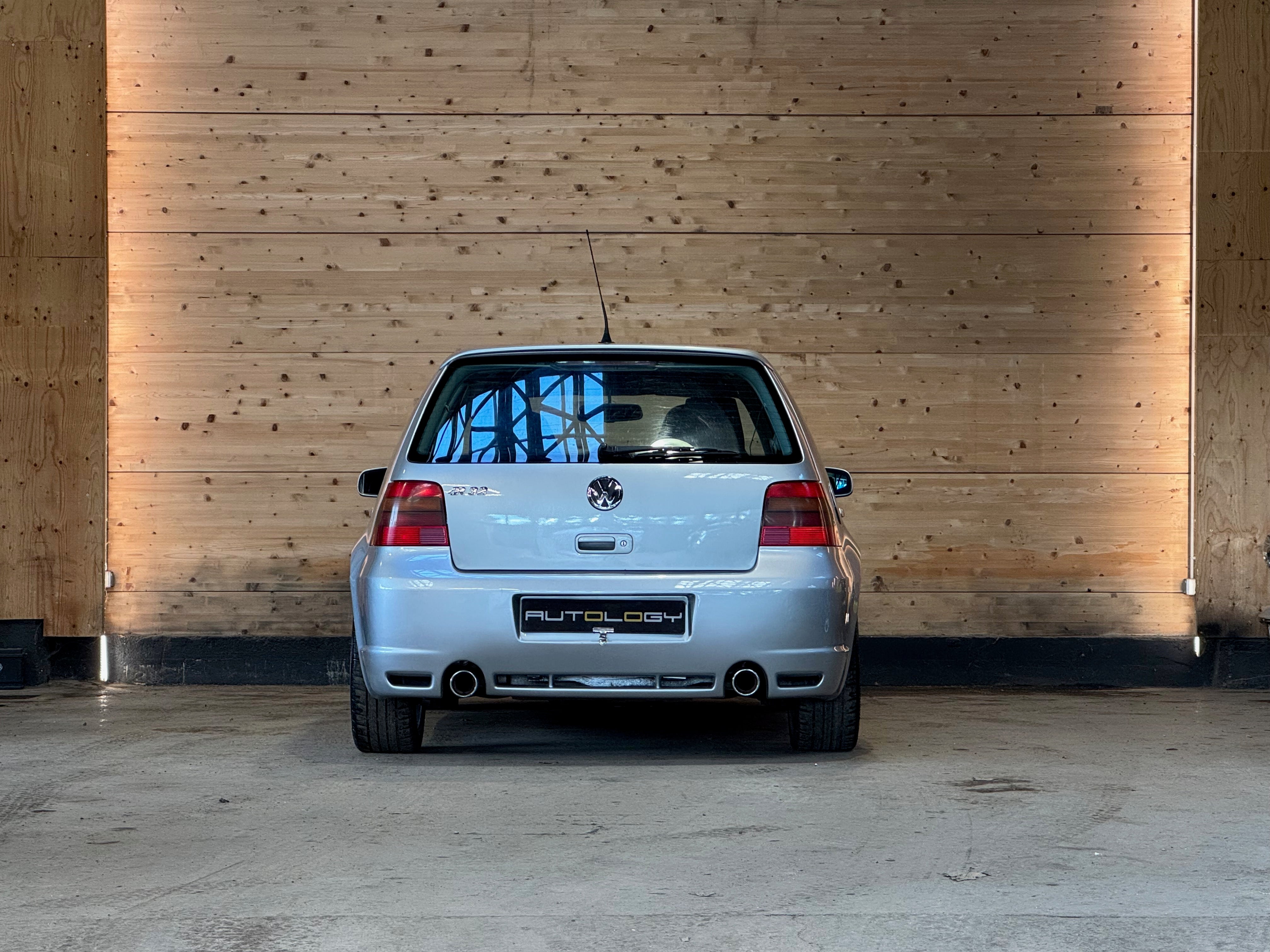 Volkswagen Golf IV R32