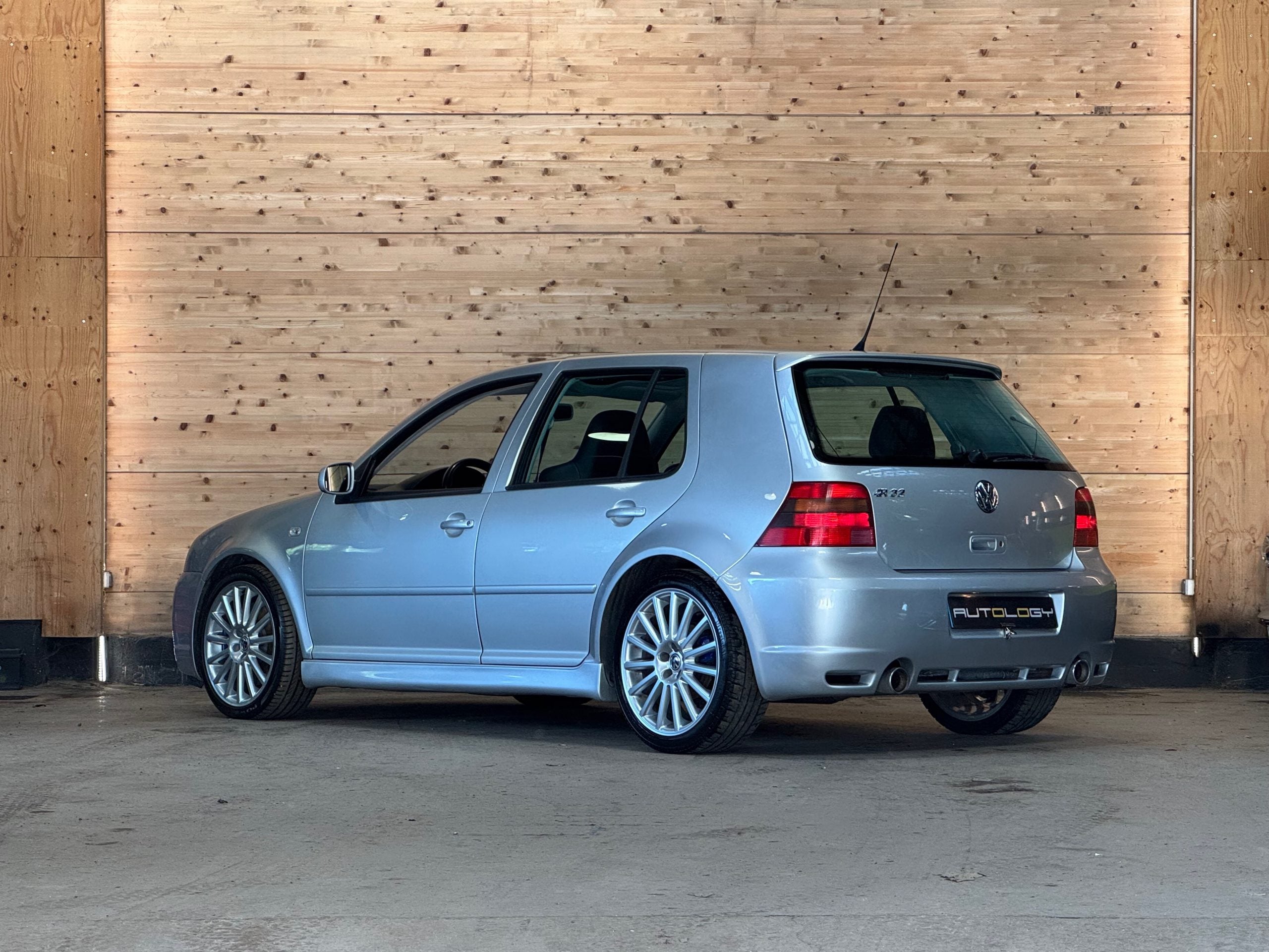 Volkswagen Golf IV R32