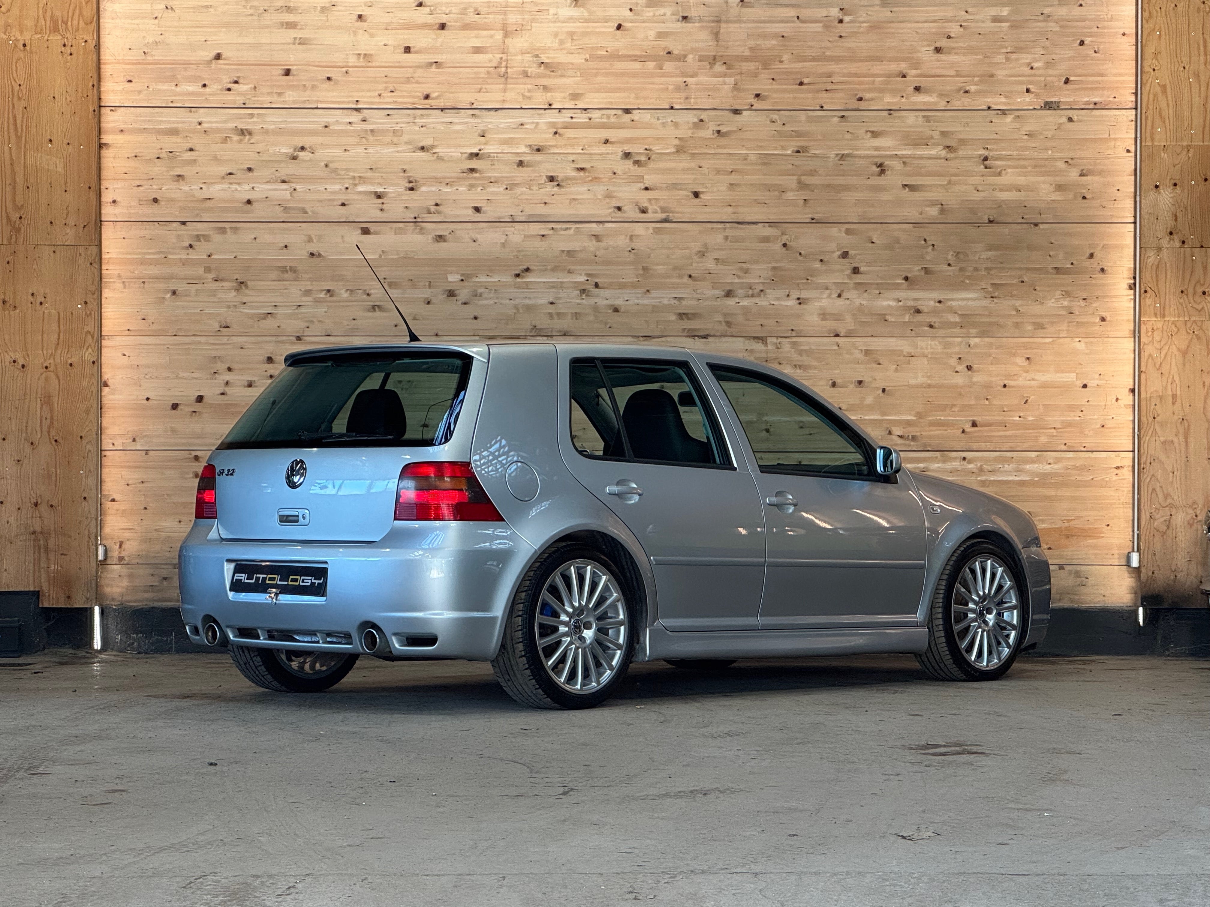 Volkswagen Golf IV R32