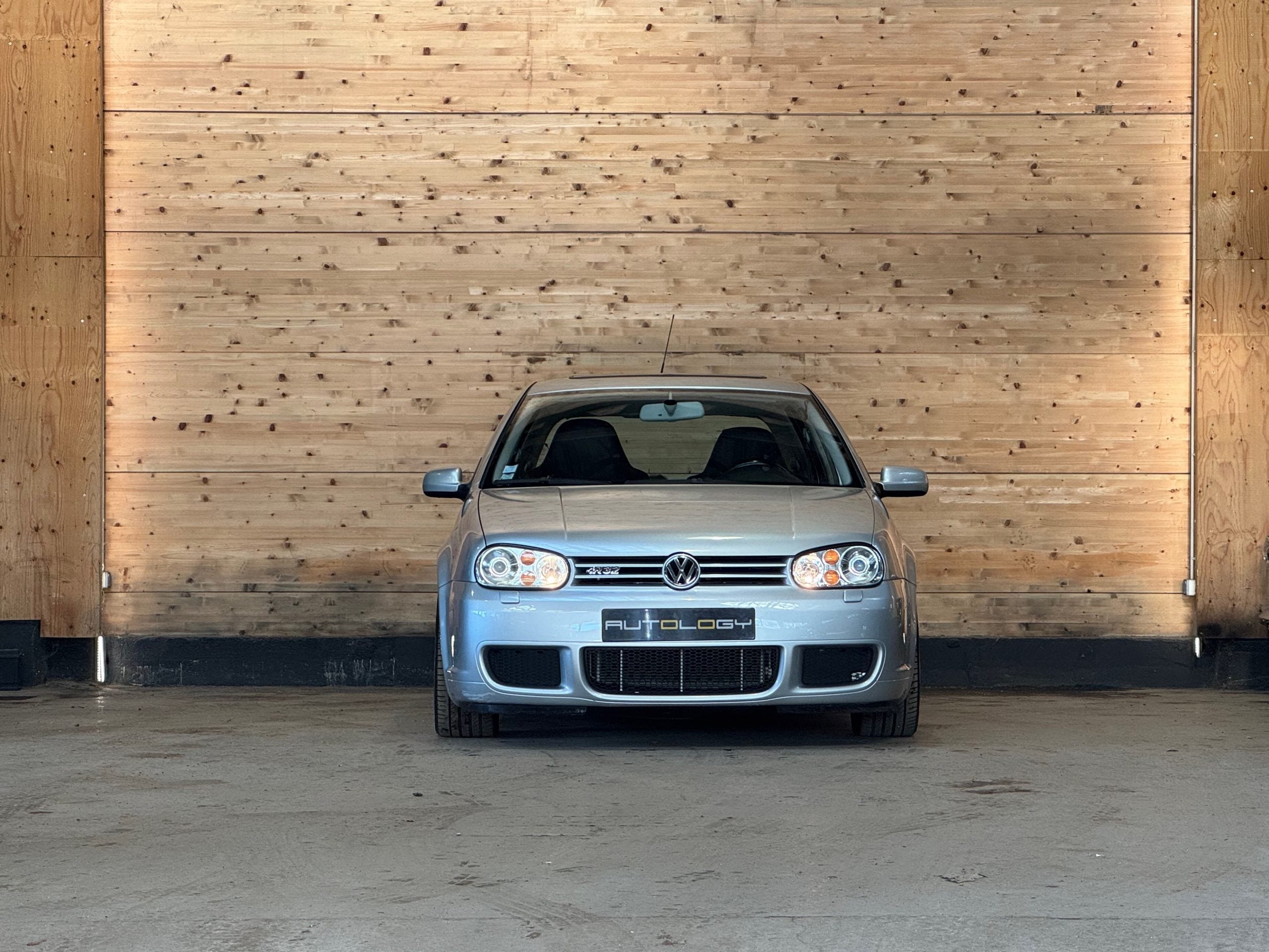 Volkswagen Golf IV R32