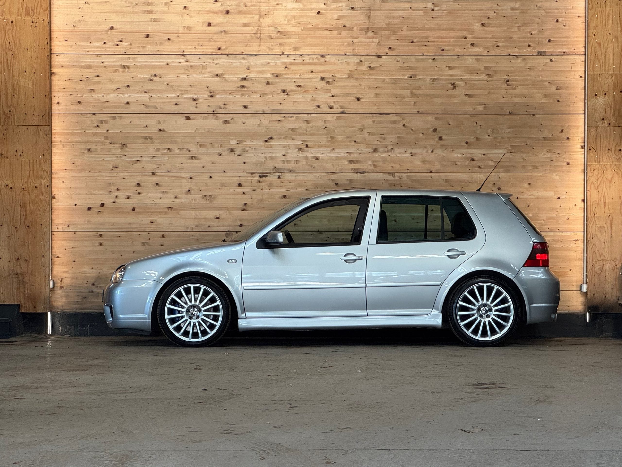 Volkswagen Golf IV R32