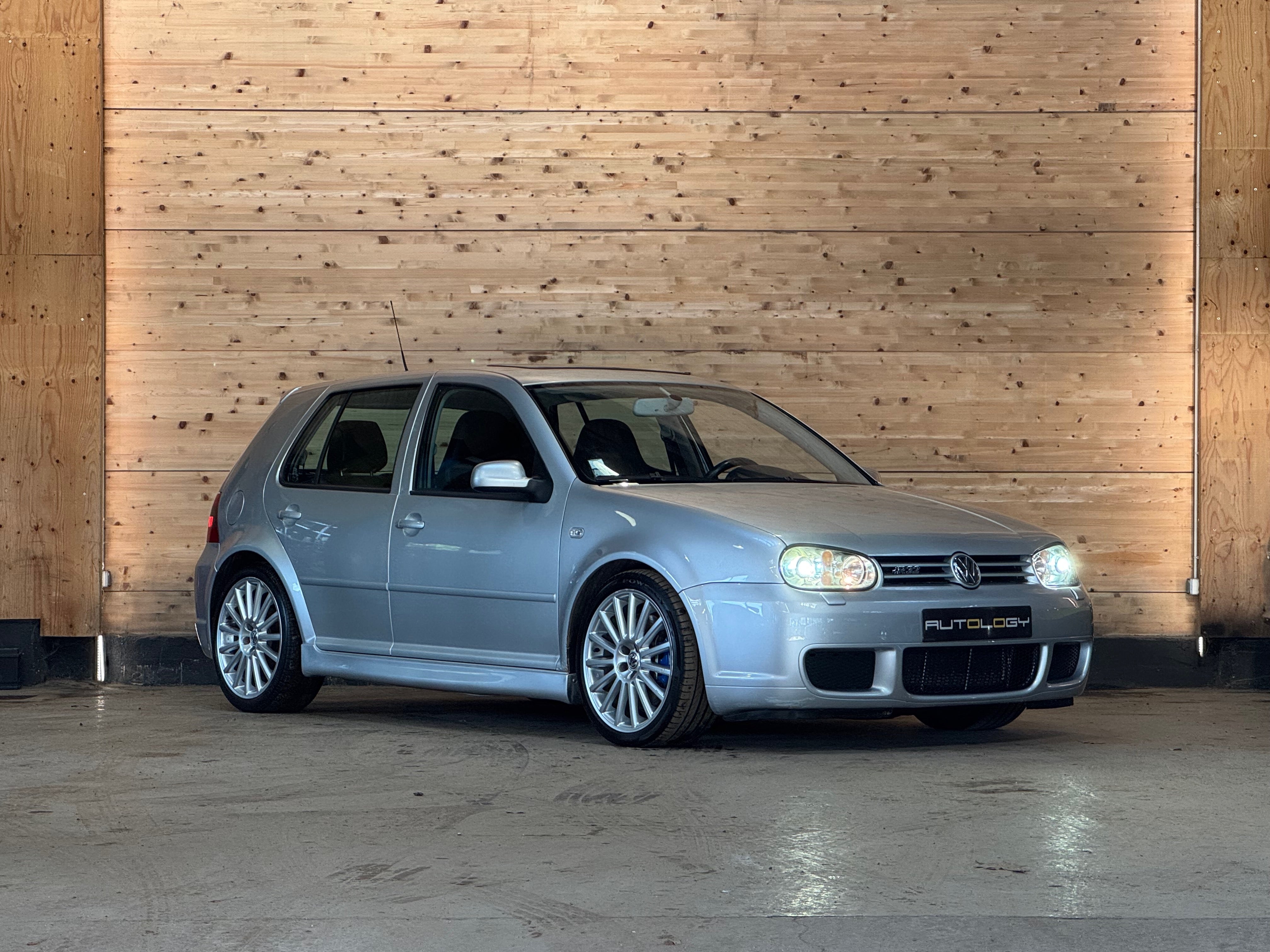 Volkswagen Golf IV R32