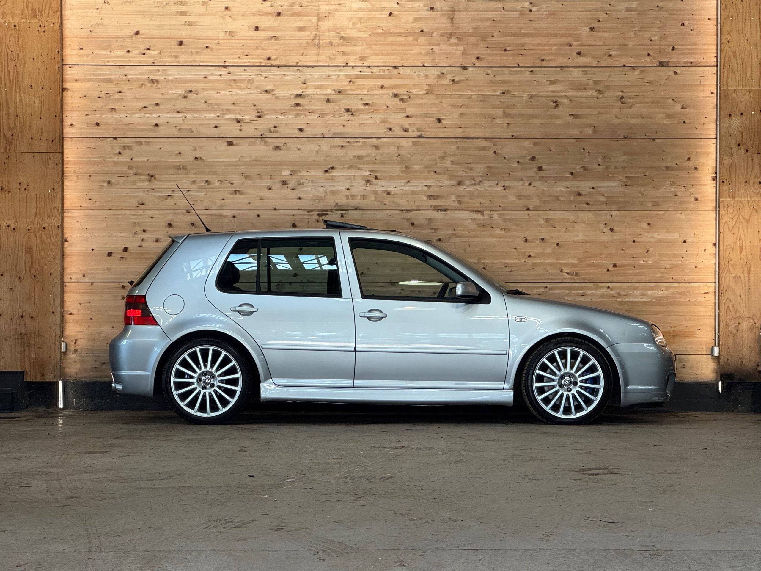 Volkswagen Golf IV R32