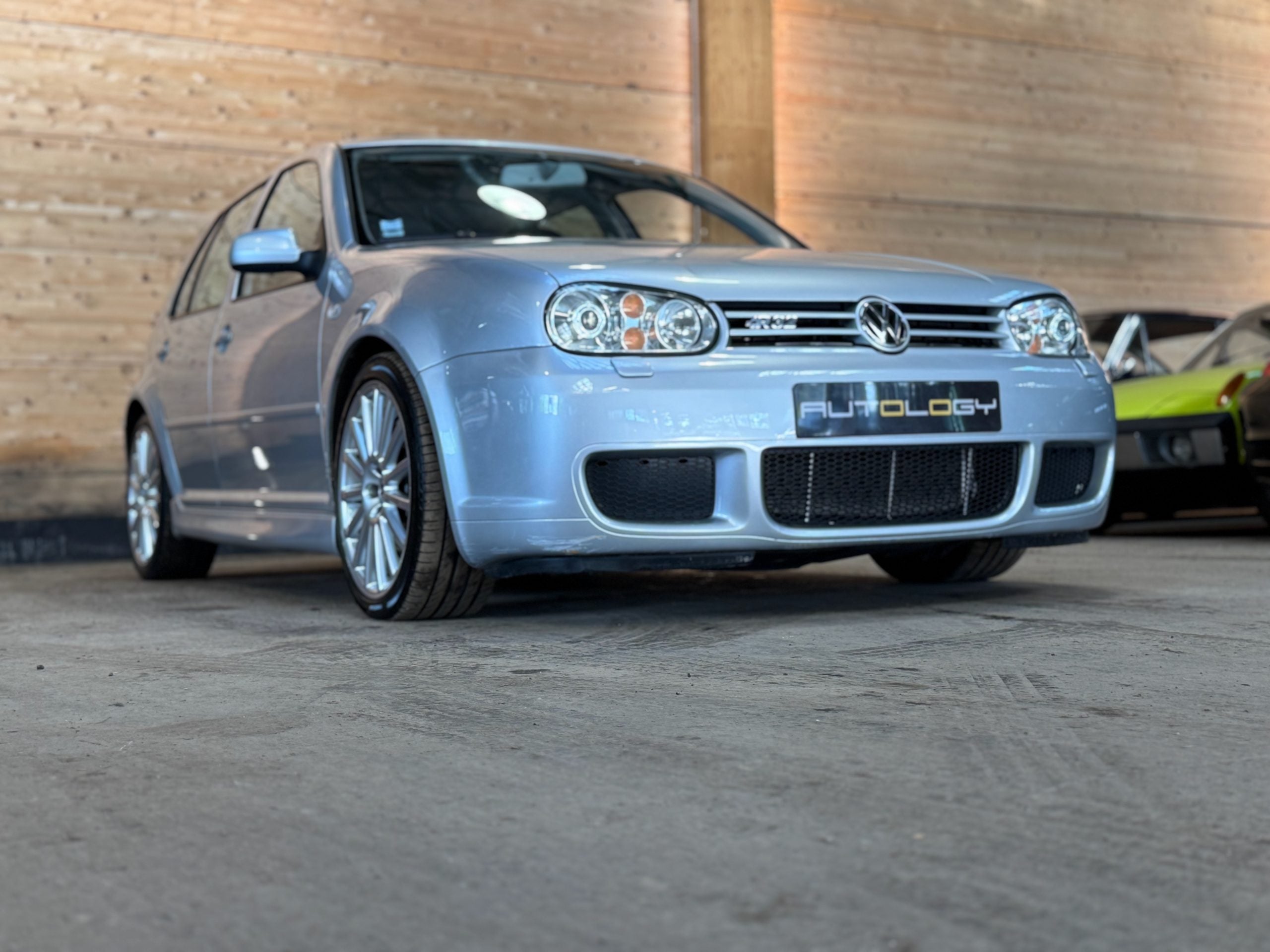 Volkswagen Golf IV R32