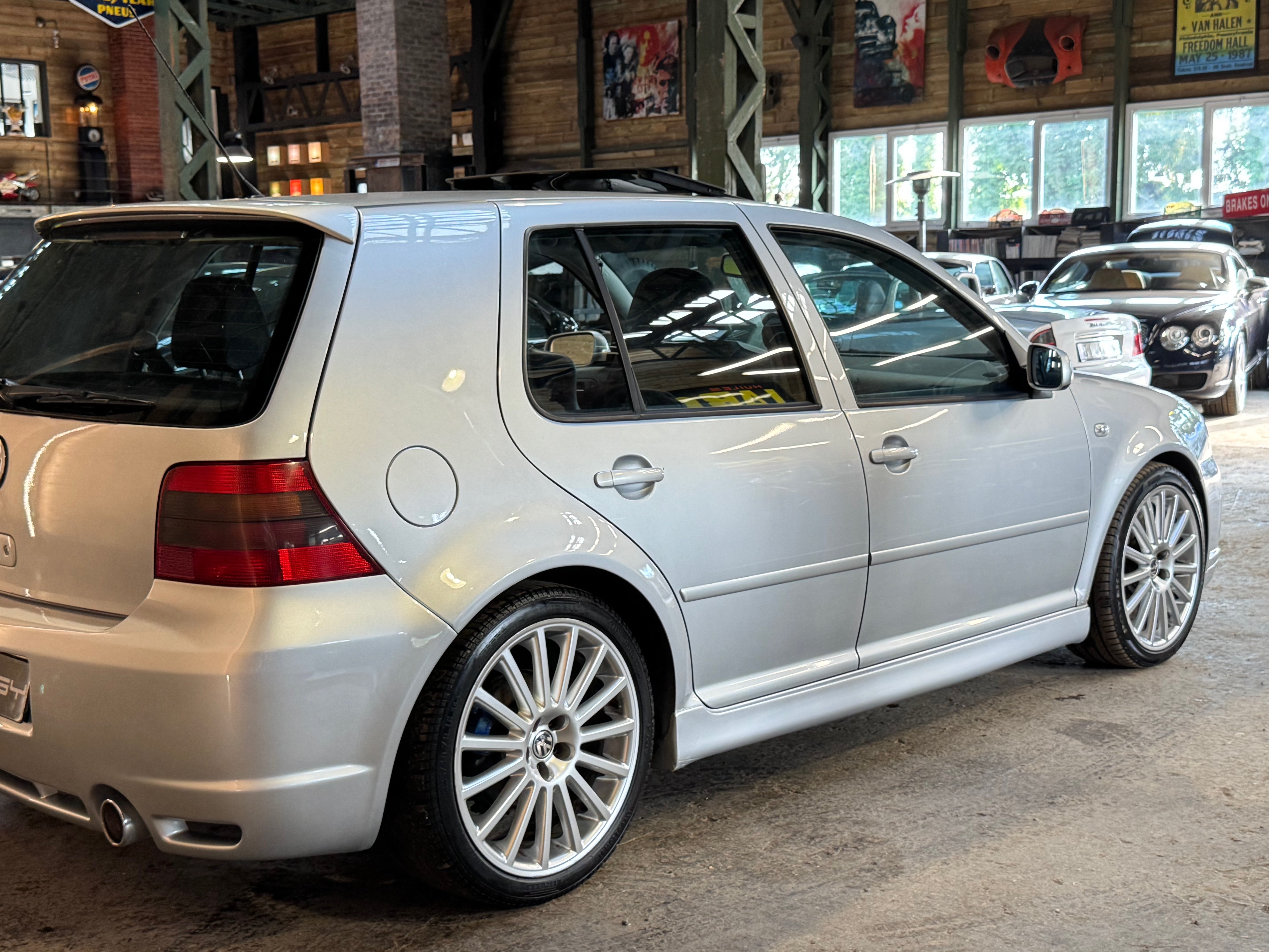 Volkswagen Golf IV R32