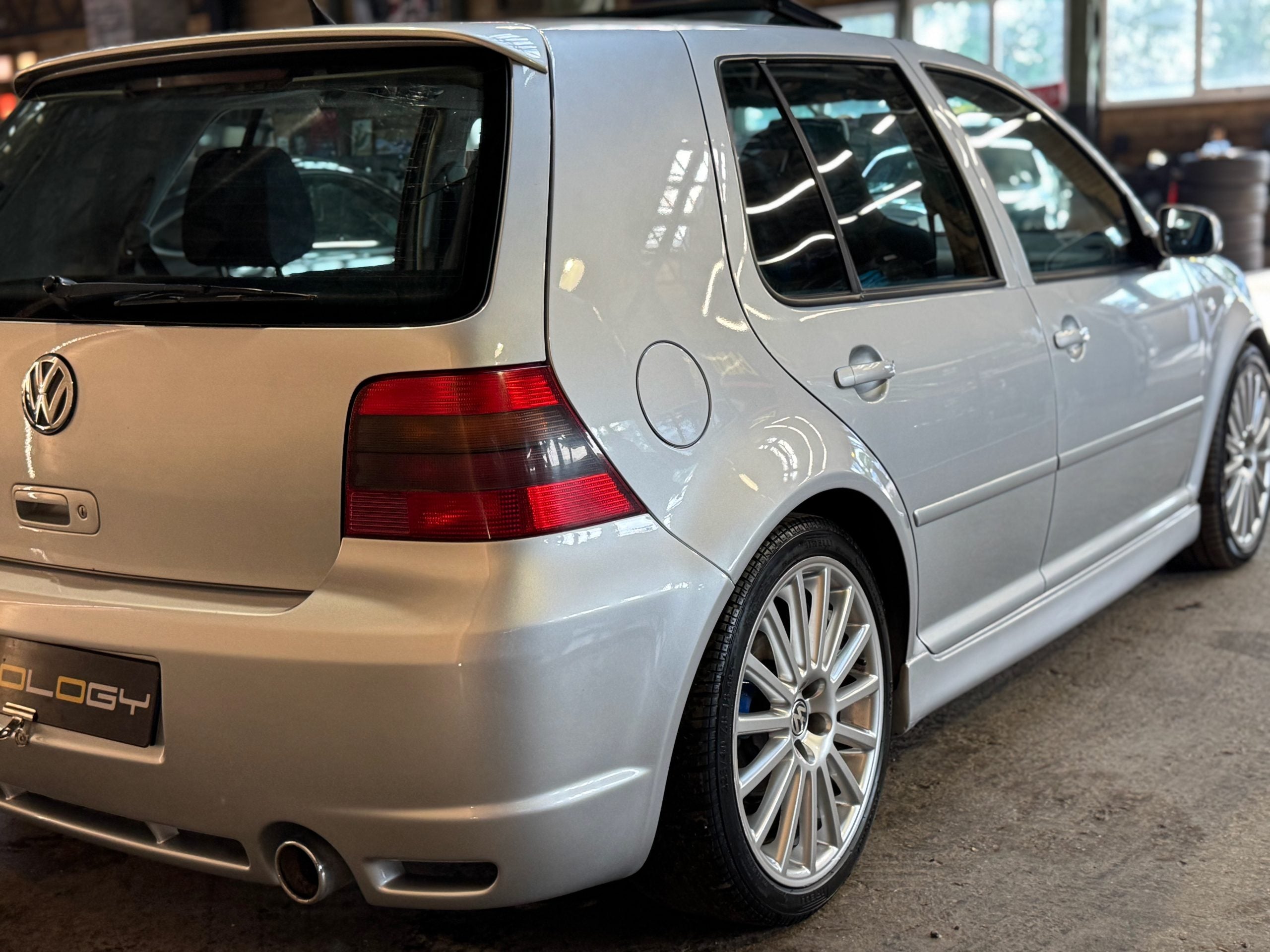 Volkswagen Golf IV R32