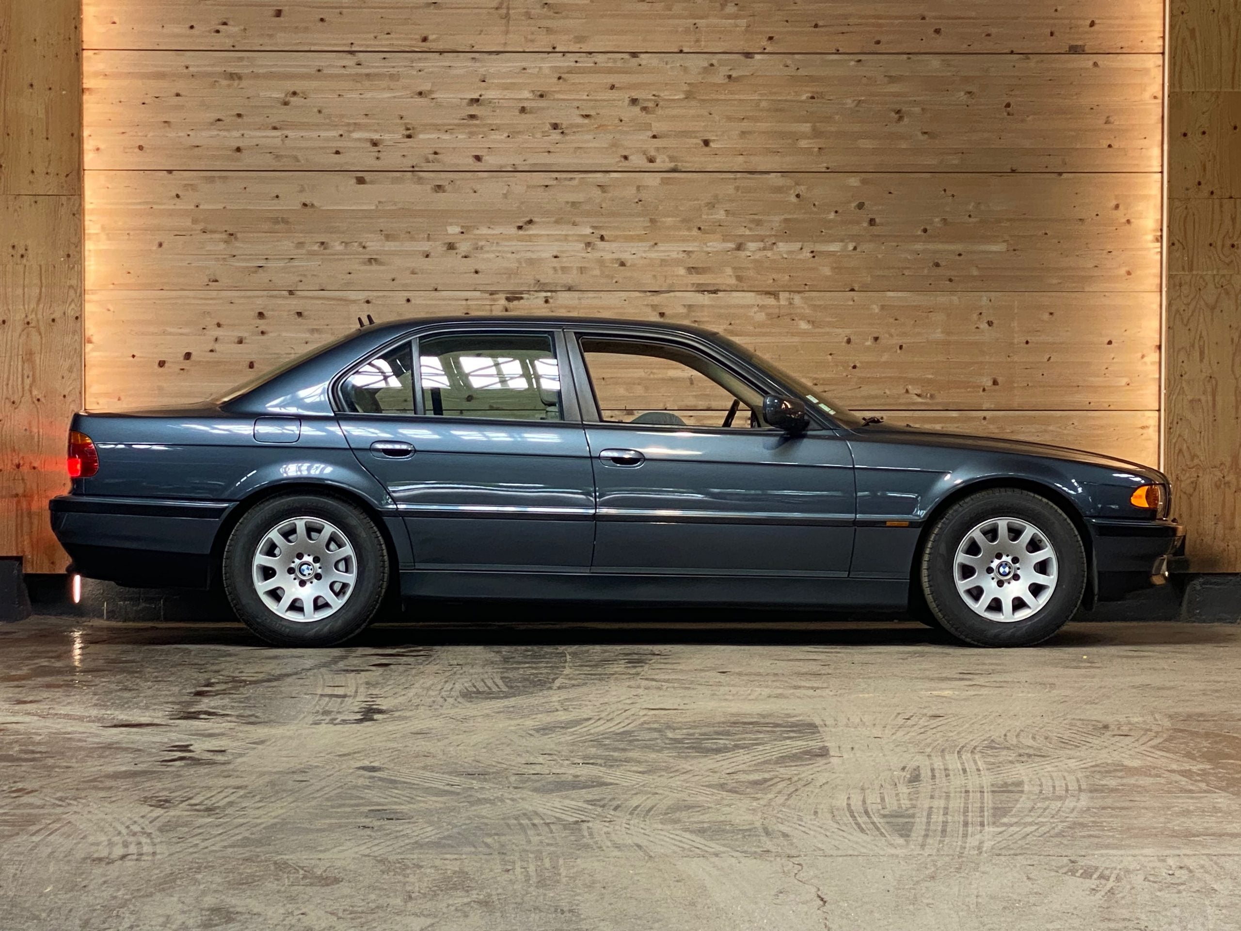 BMW 740iA