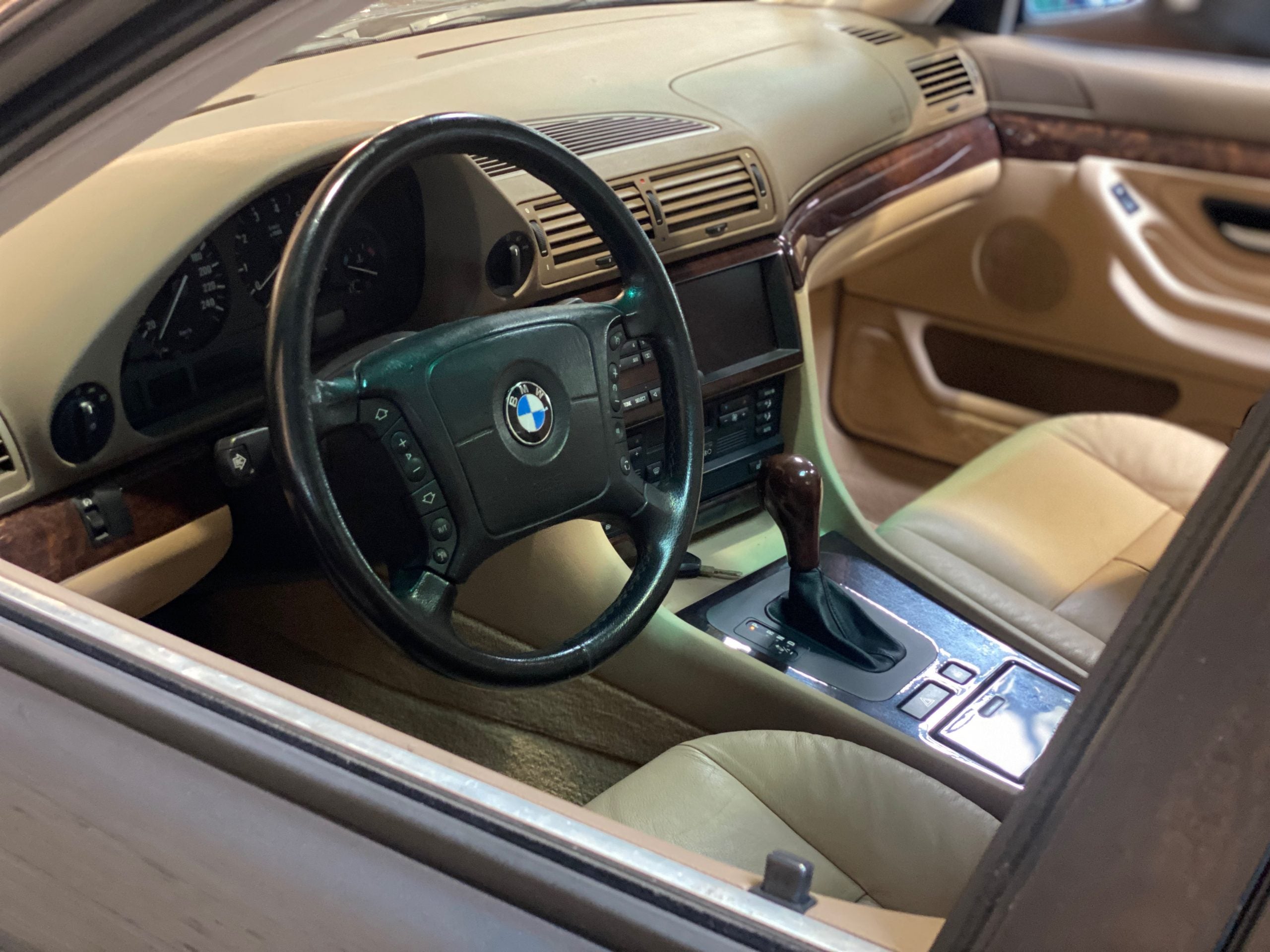 BMW 740iA