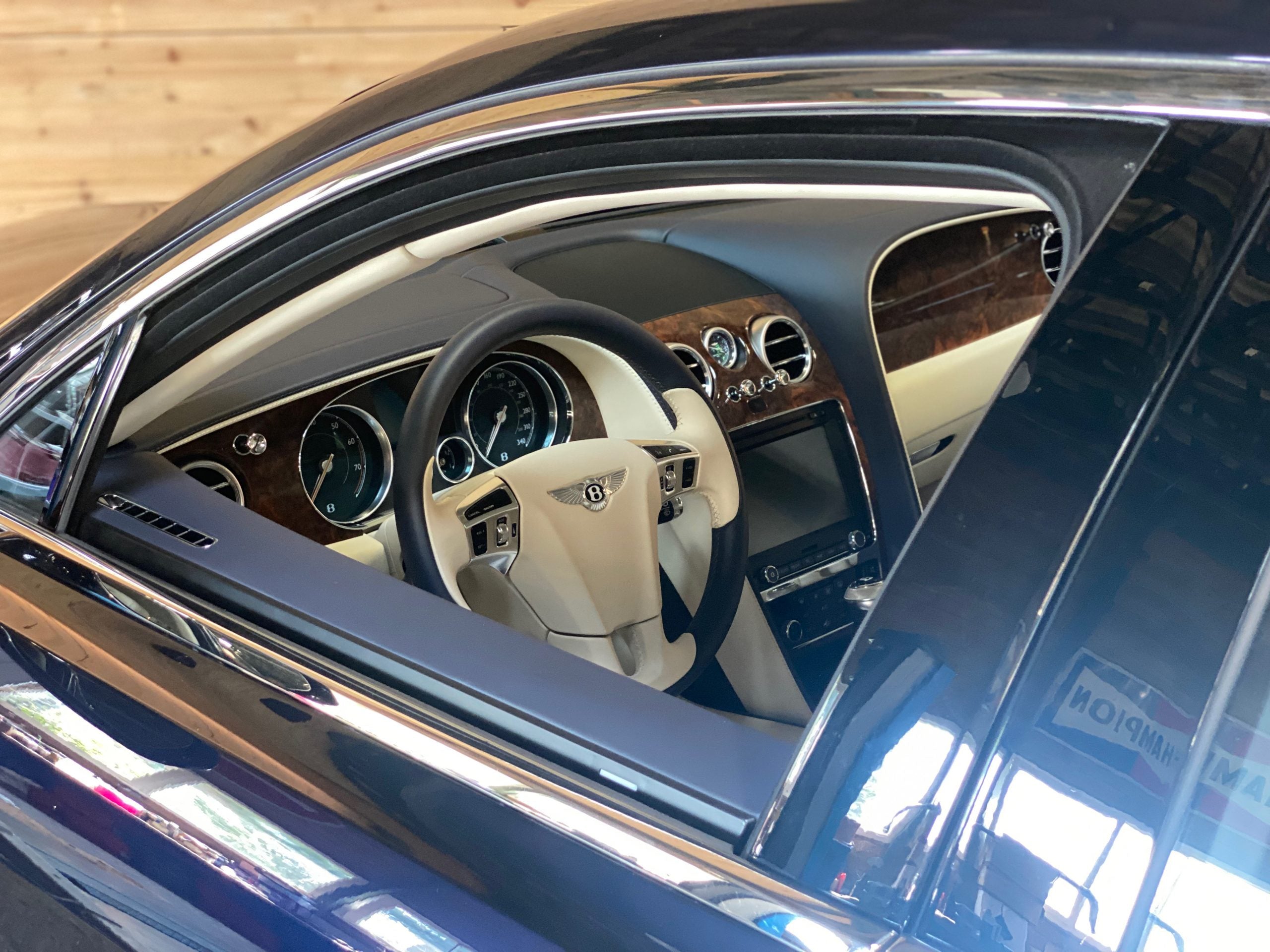 Bentley Flying Spur W12