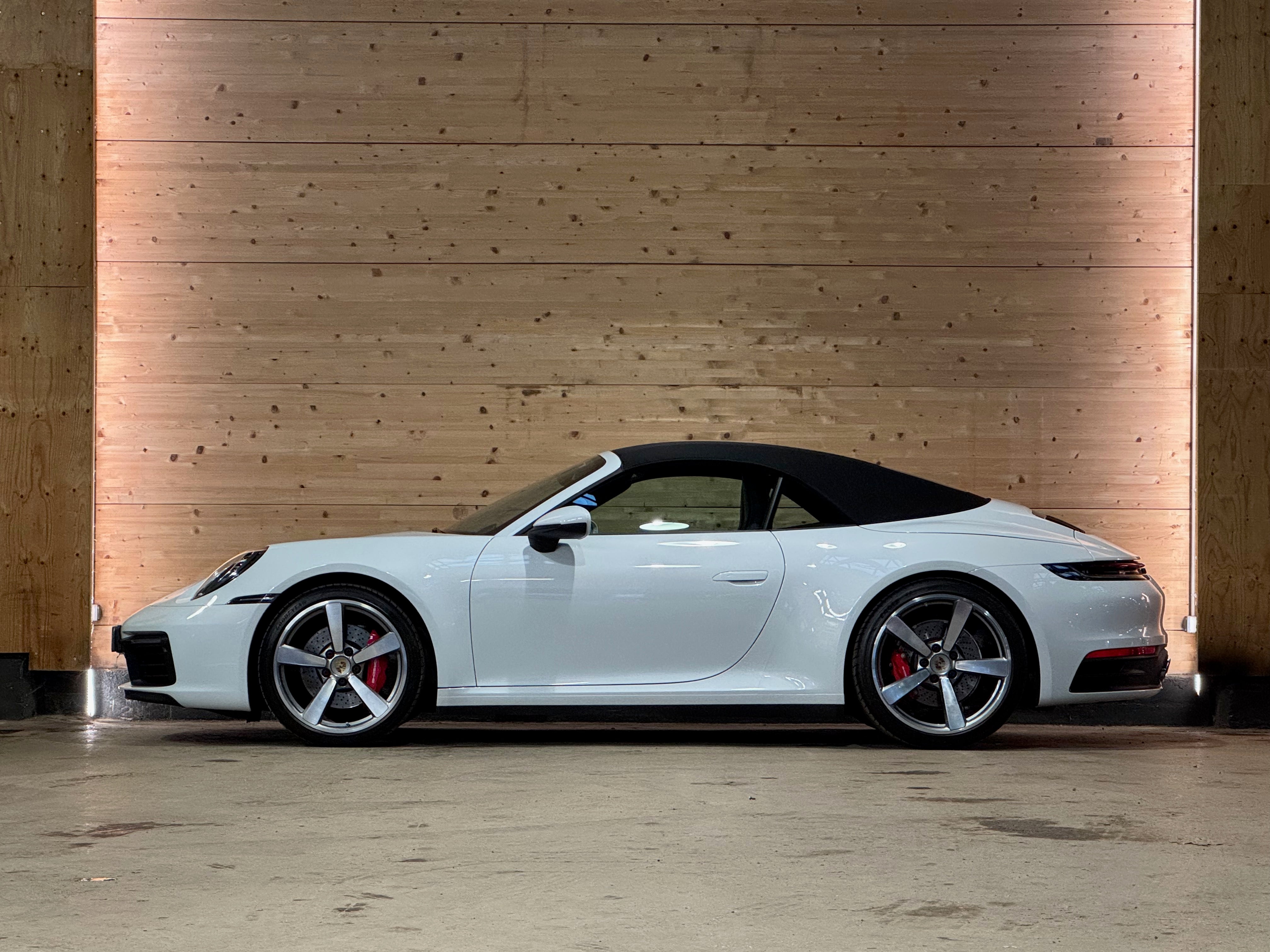 Porsche 992 Carrera 4S Cabriolet