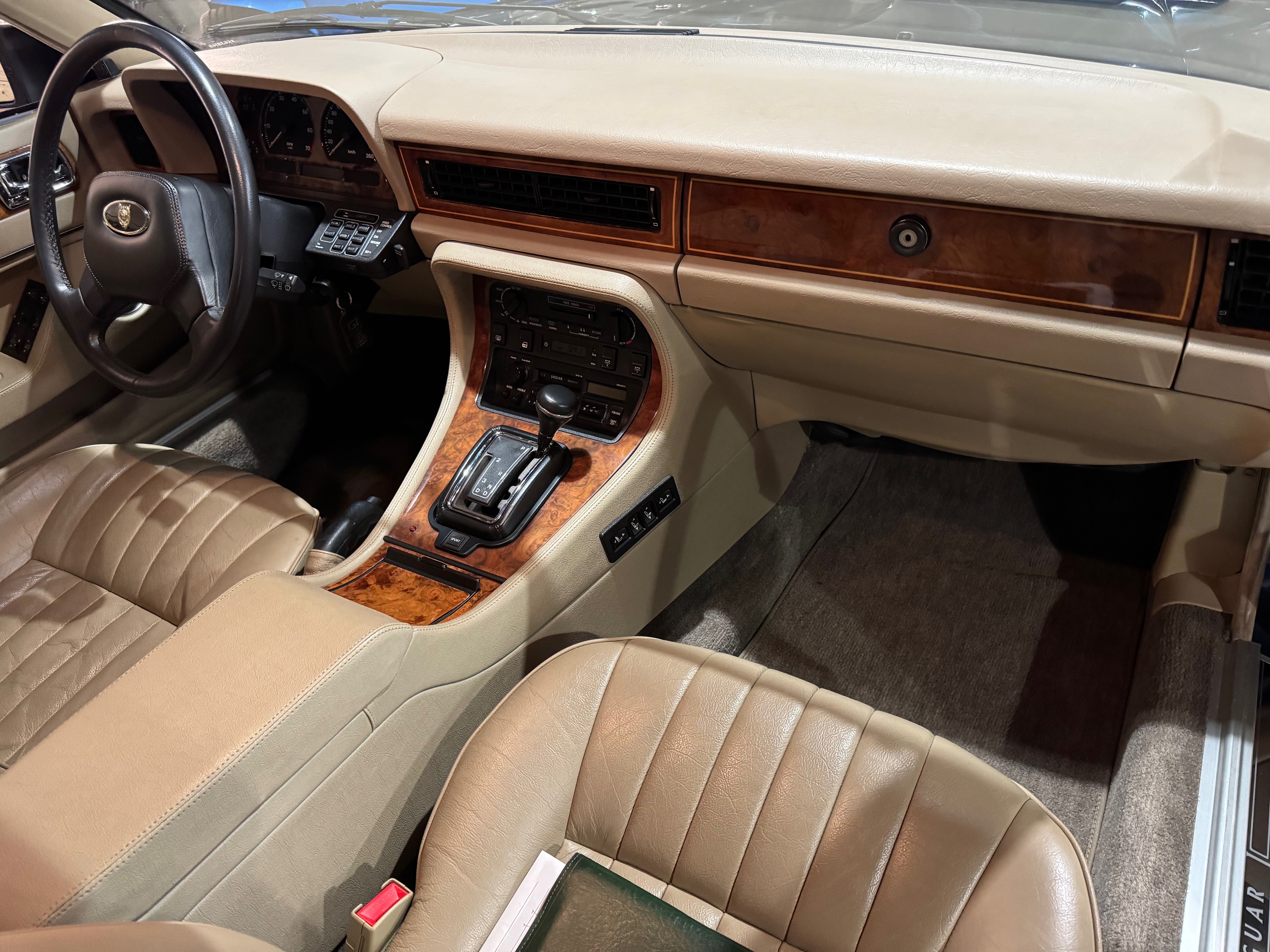 Jaguar XJ40 4.0 Sovereign