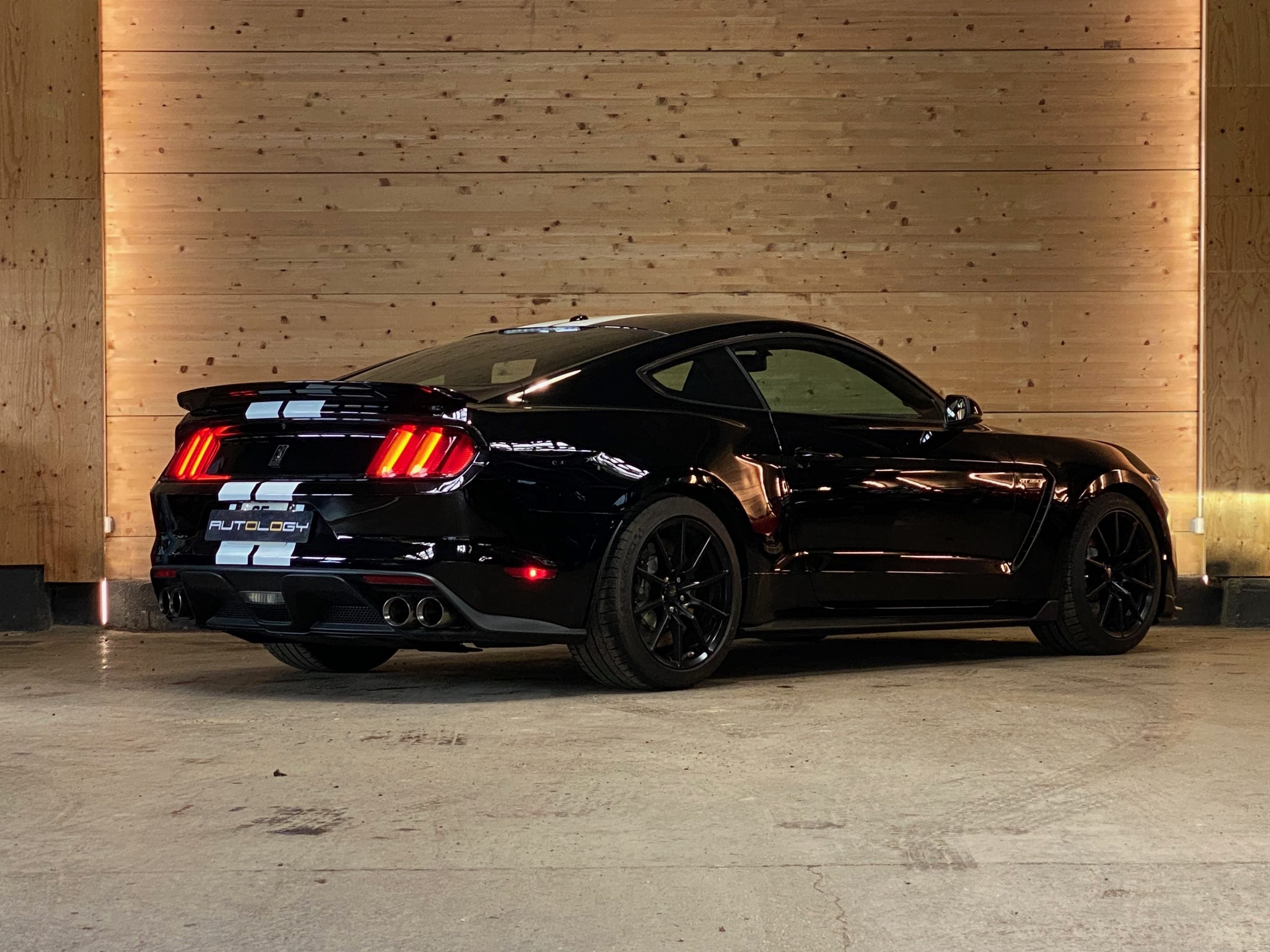 Ford Mustang Shelby GT 350