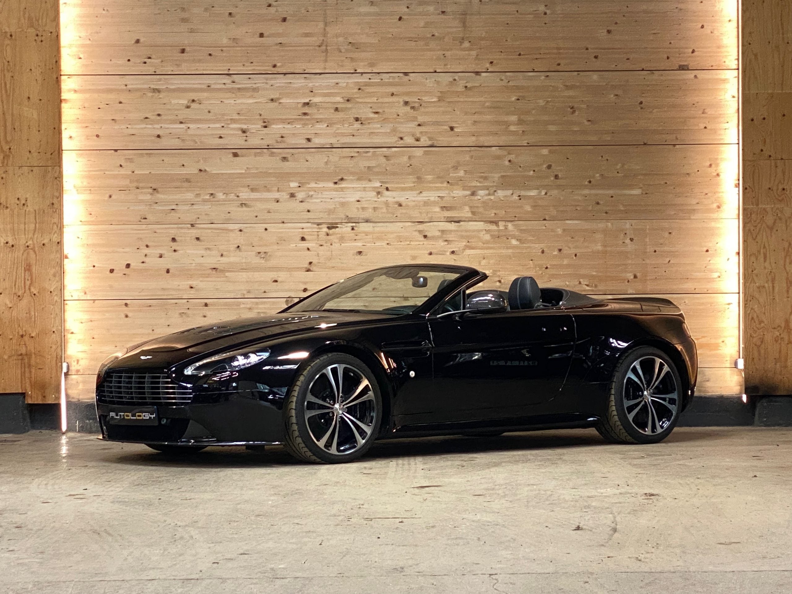 Aston Martin V12 Vantage Roadster BVM6