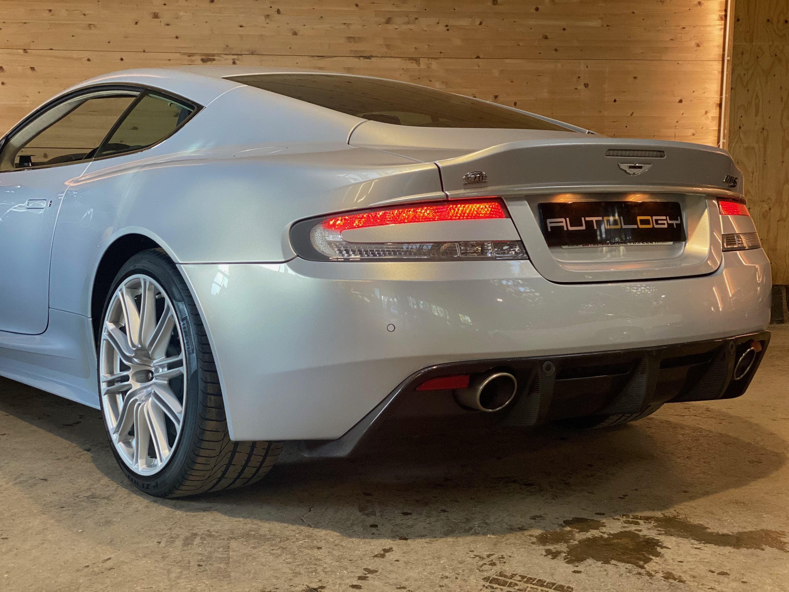 Aston Martin DBS V12 2+2