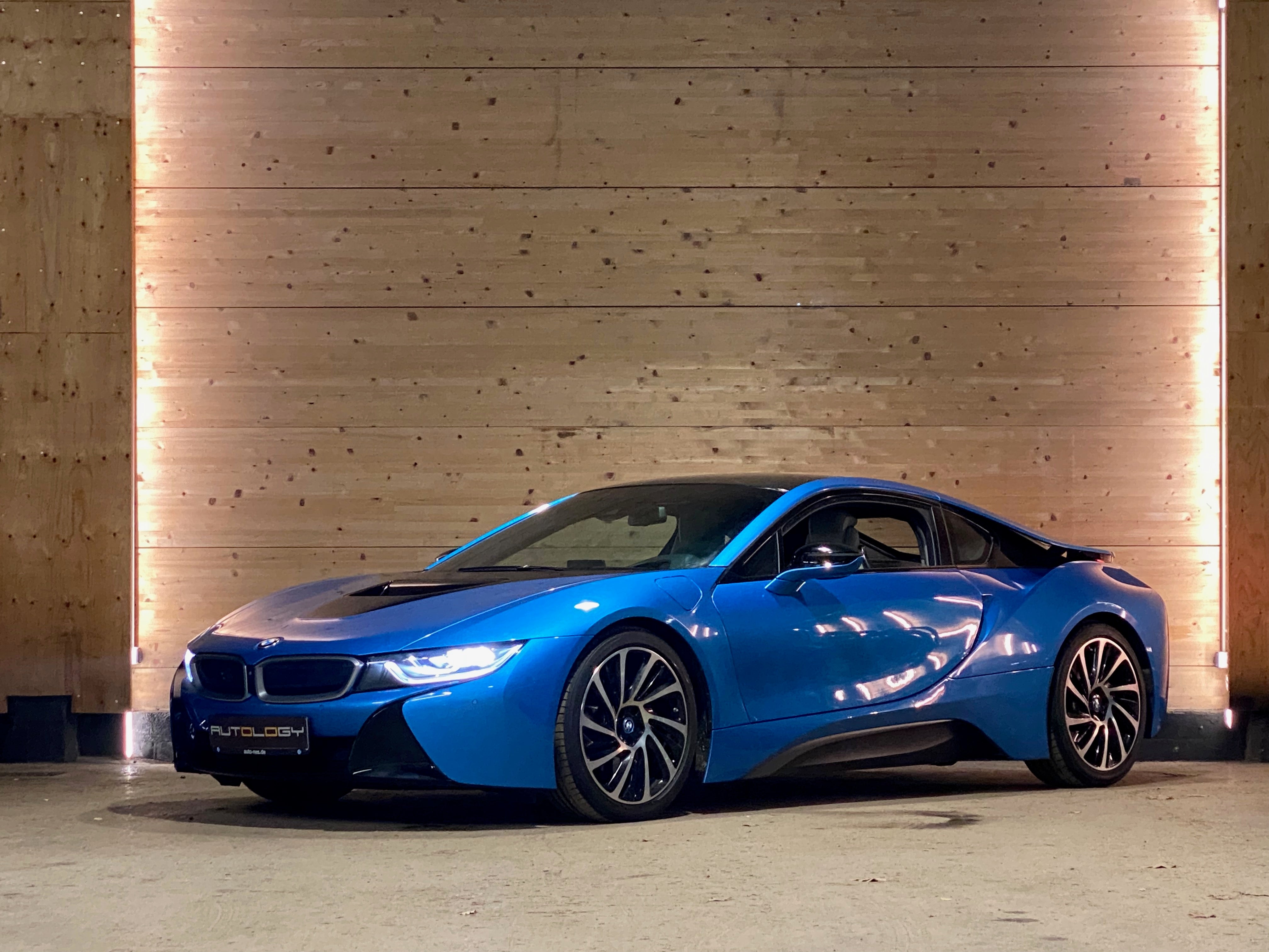 BMW i8