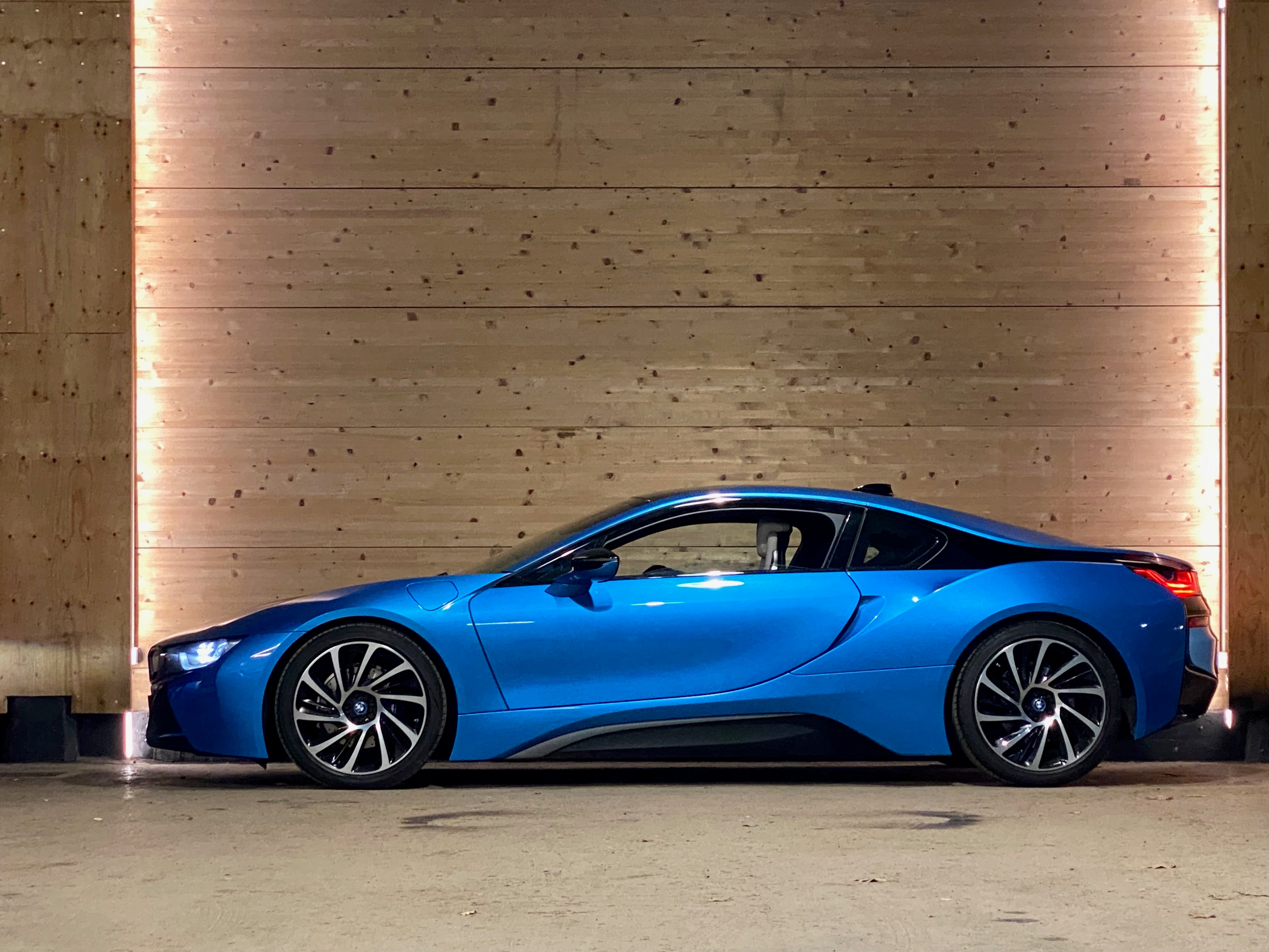 BMW i8