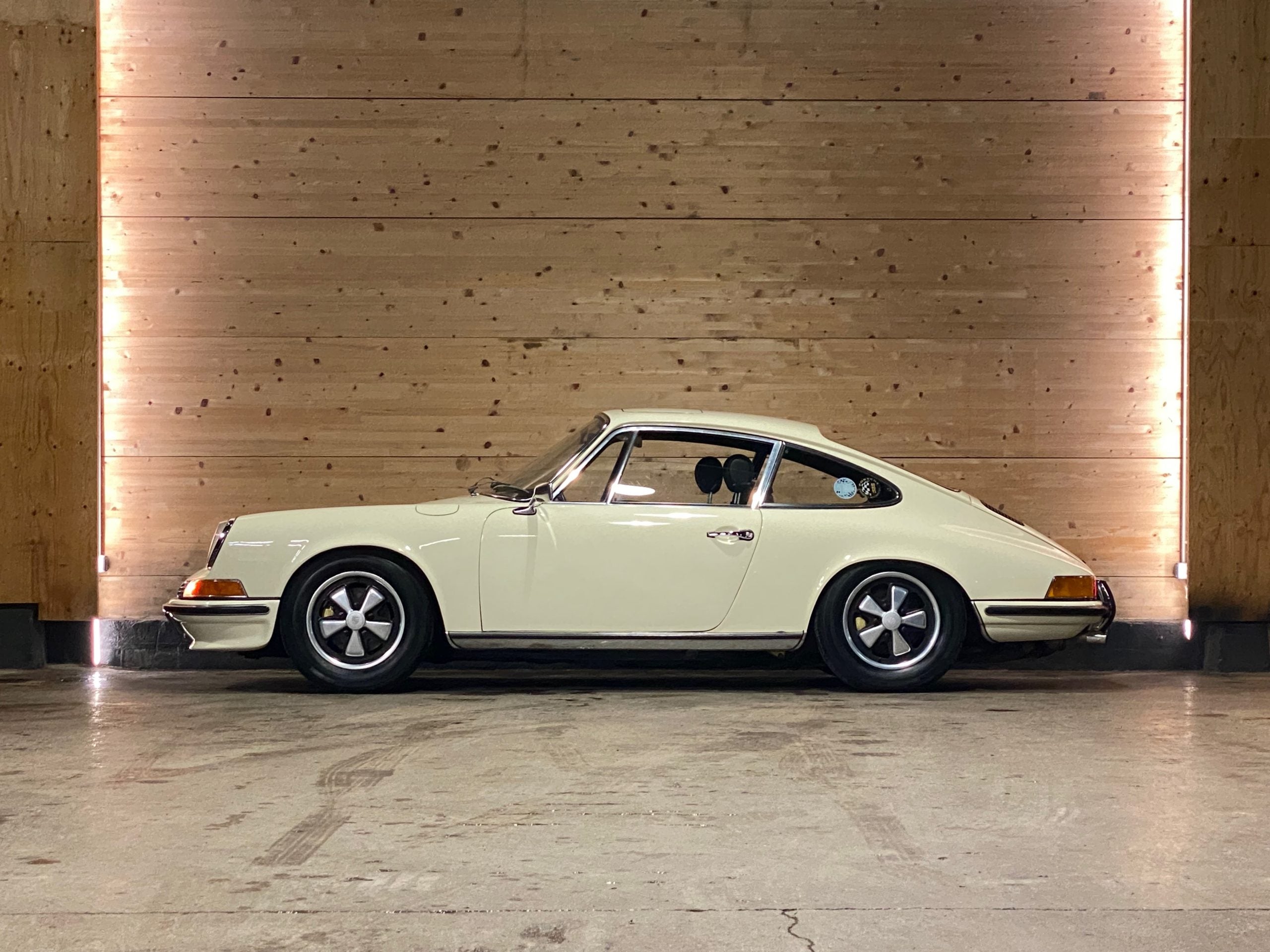 Porsche 911 2.4S