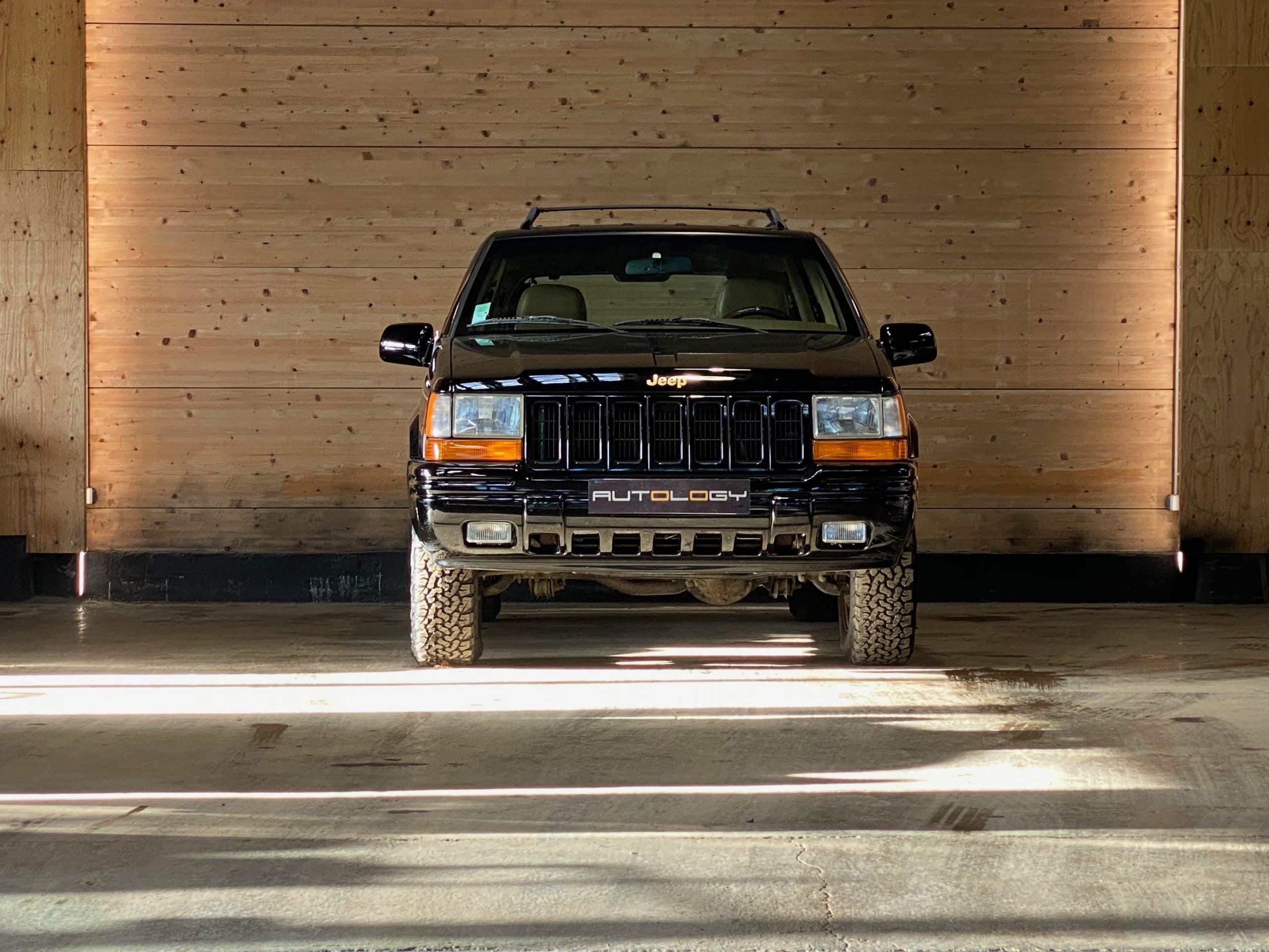 Jeep Grand Cherokee V8 5.2 Limited "Endeavor"