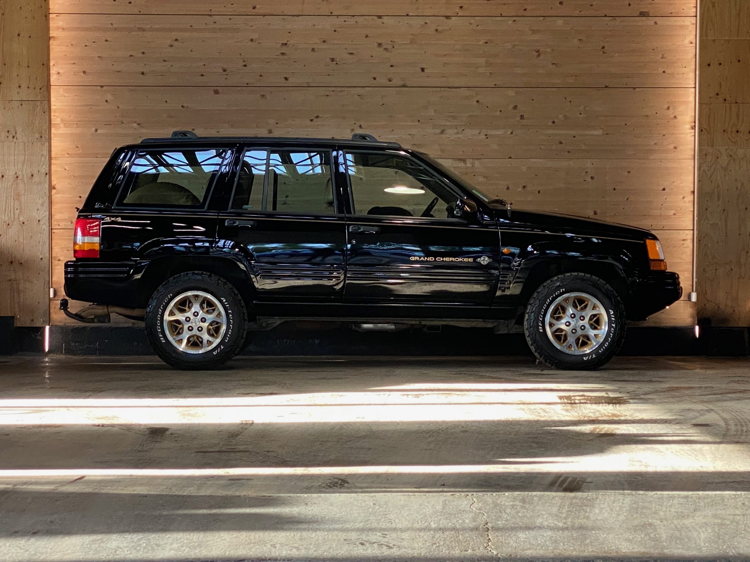 Jeep Grand Cherokee V8 5.2 Limited "Endeavor"