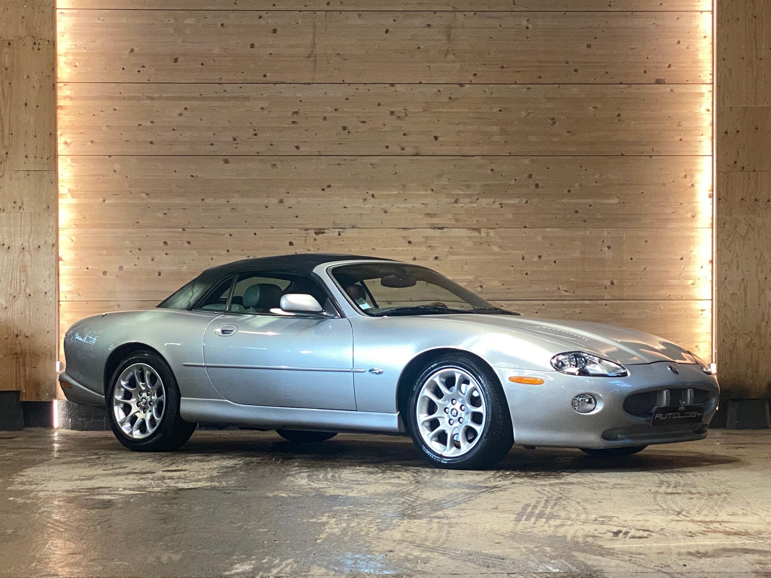 JAGUAR XKR CONVERTIBLE V8 4.0