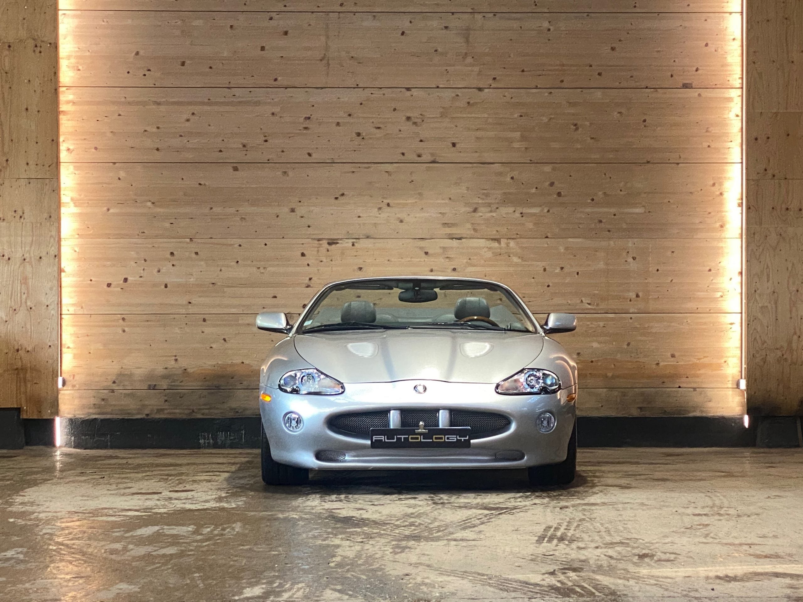 JAGUAR XKR CONVERTIBLE V8 4.0