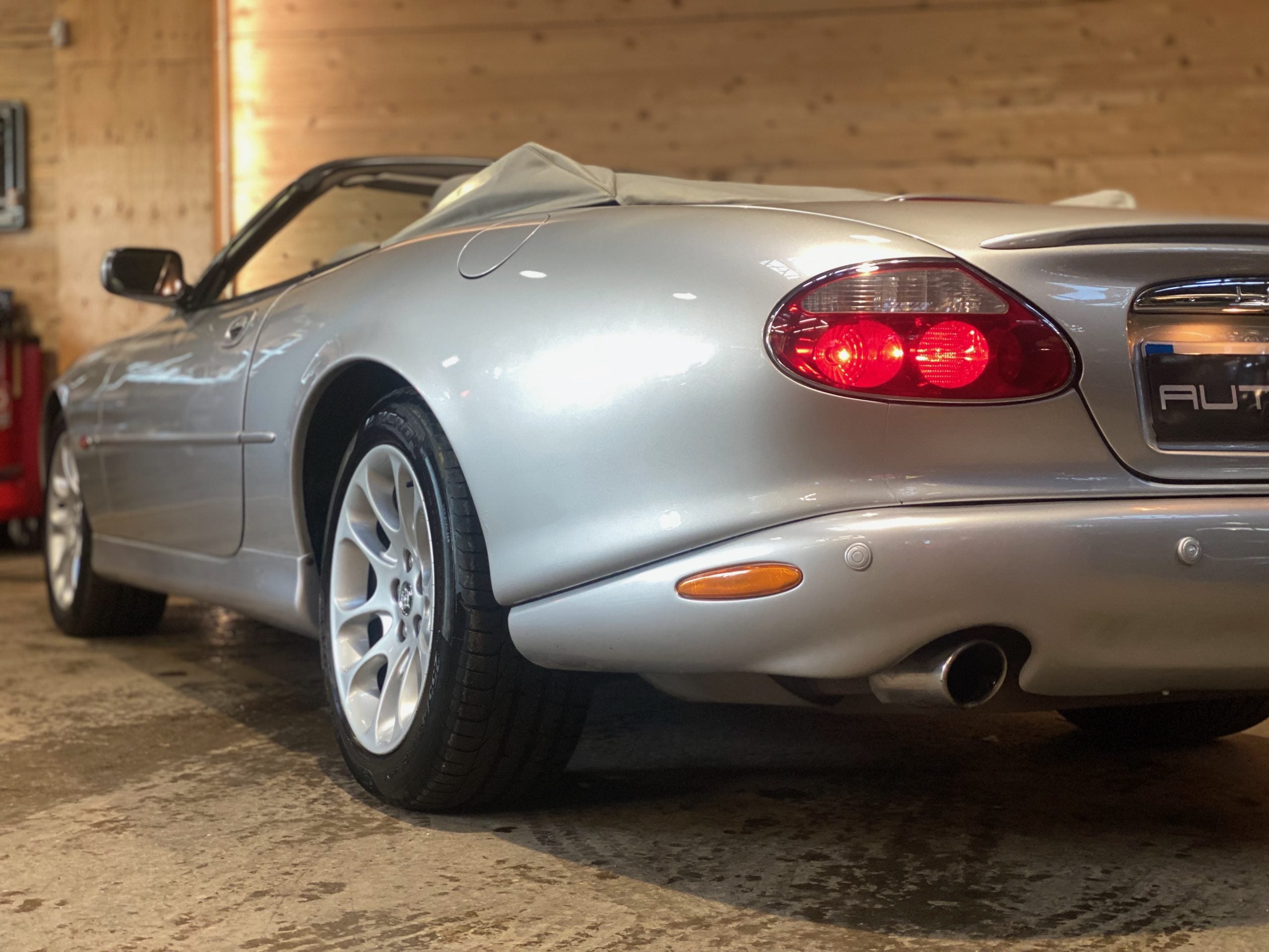 JAGUAR XKR CONVERTIBLE V8 4.0