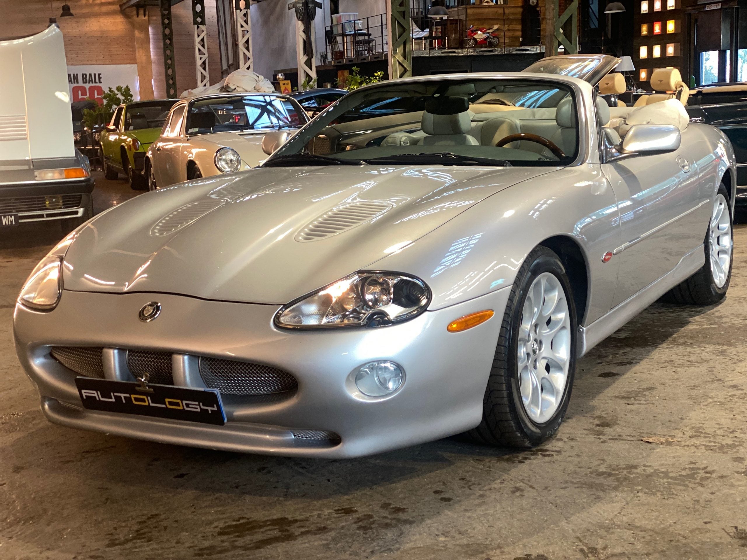 JAGUAR XKR CONVERTIBLE V8 4.0