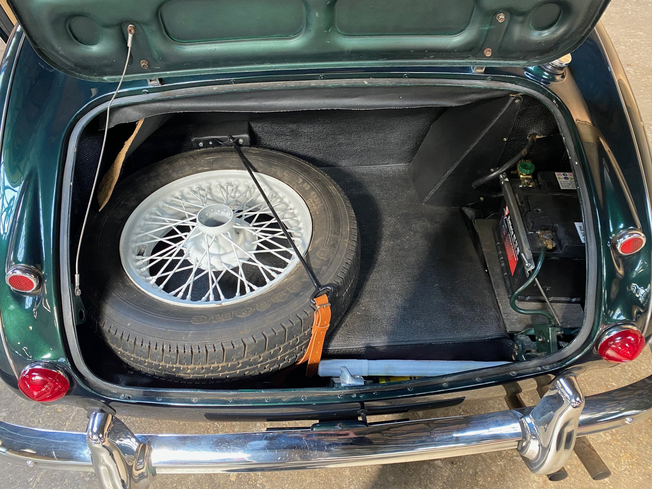 Austin Healey 3000 MkIII BJ8 Phase I