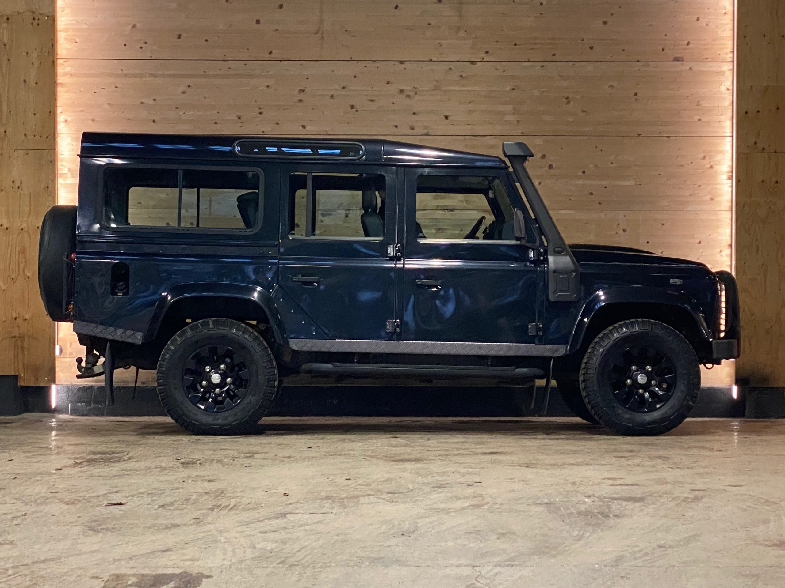 Land Rover Defender 110 Td4 Station Wagon SE