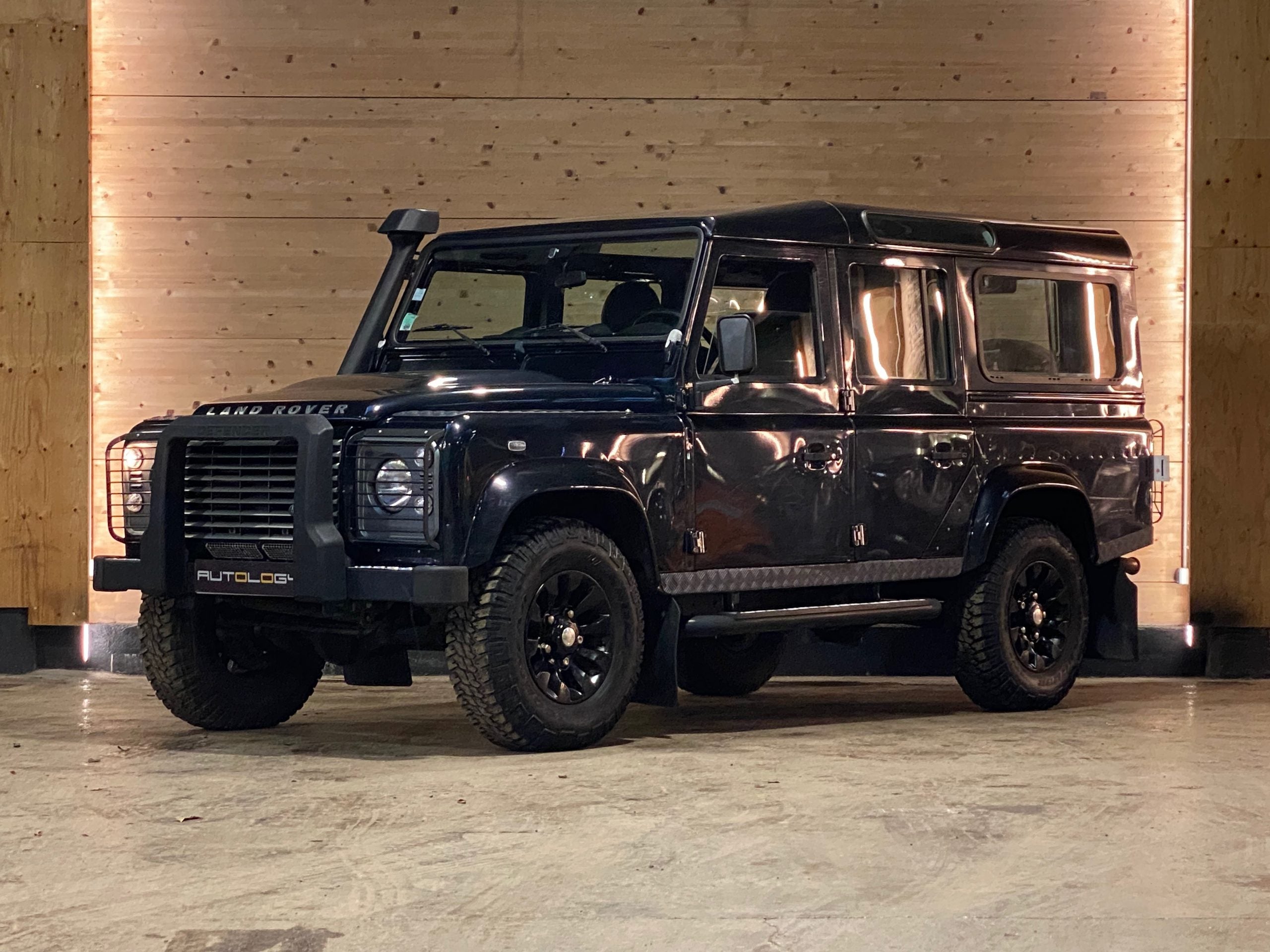 Land Rover Defender 110 Td4 Station Wagon SE