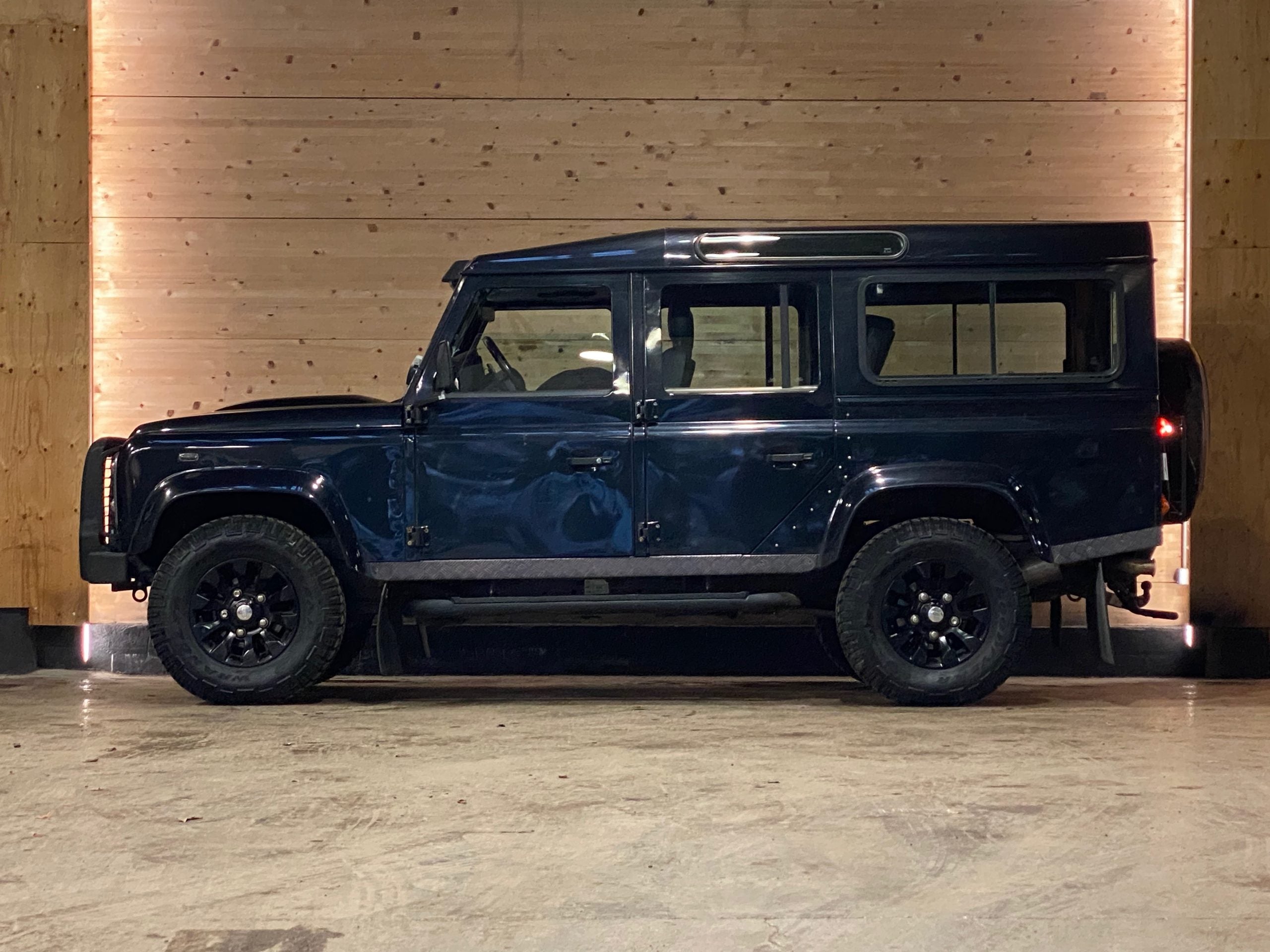 Land Rover Defender 110 Td4 Station Wagon SE