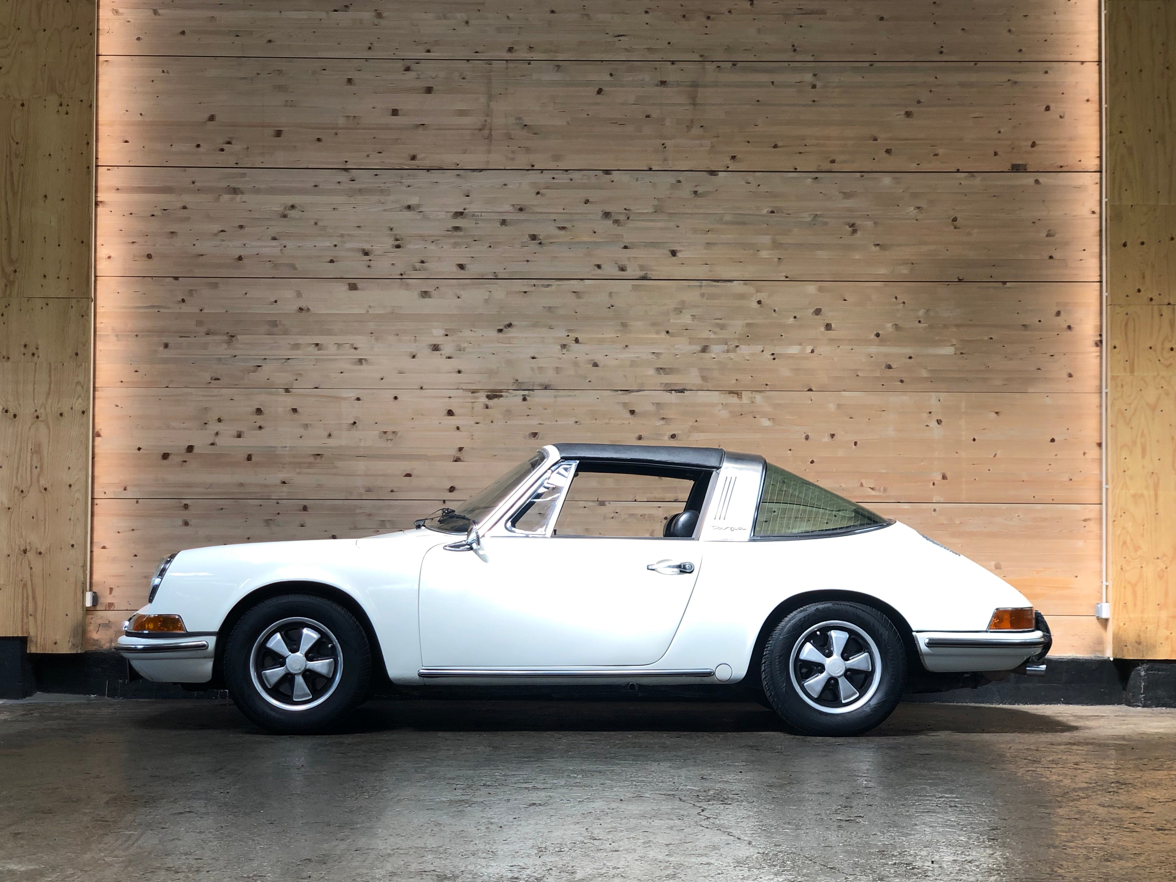 Porsche 911 2.2T Targa