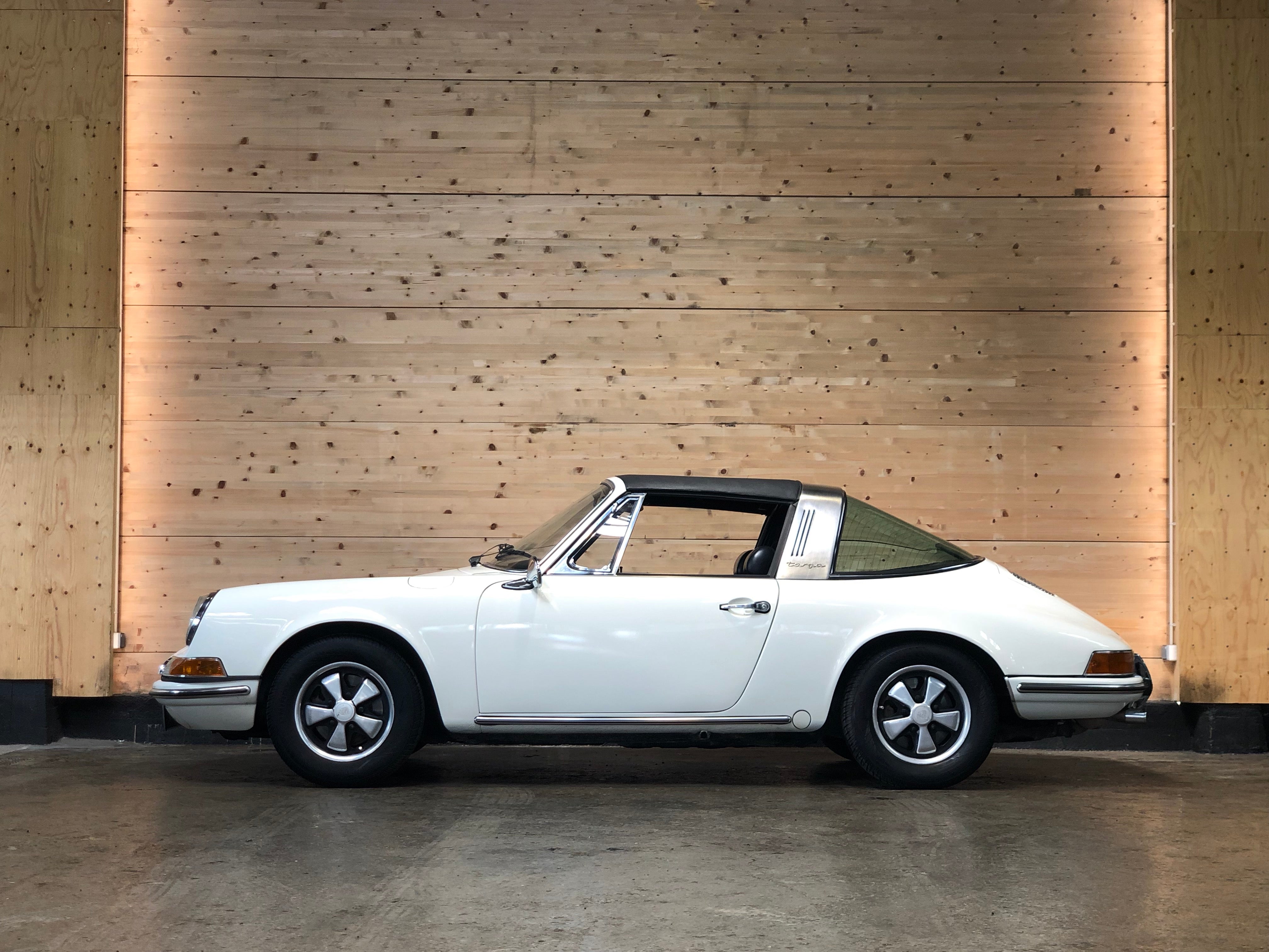 Porsche 911 2.2T Targa