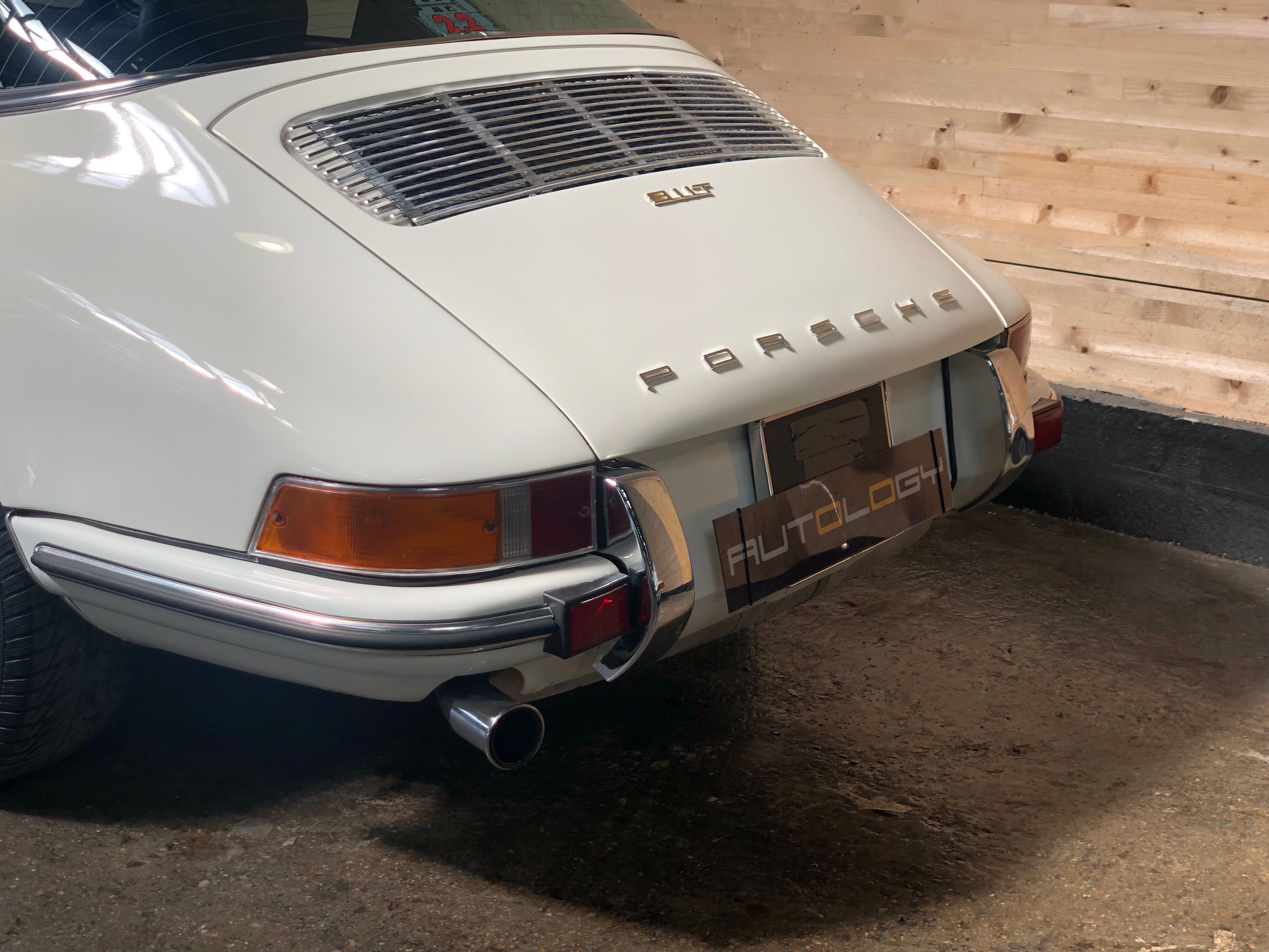 Porsche 911 2.2T Targa