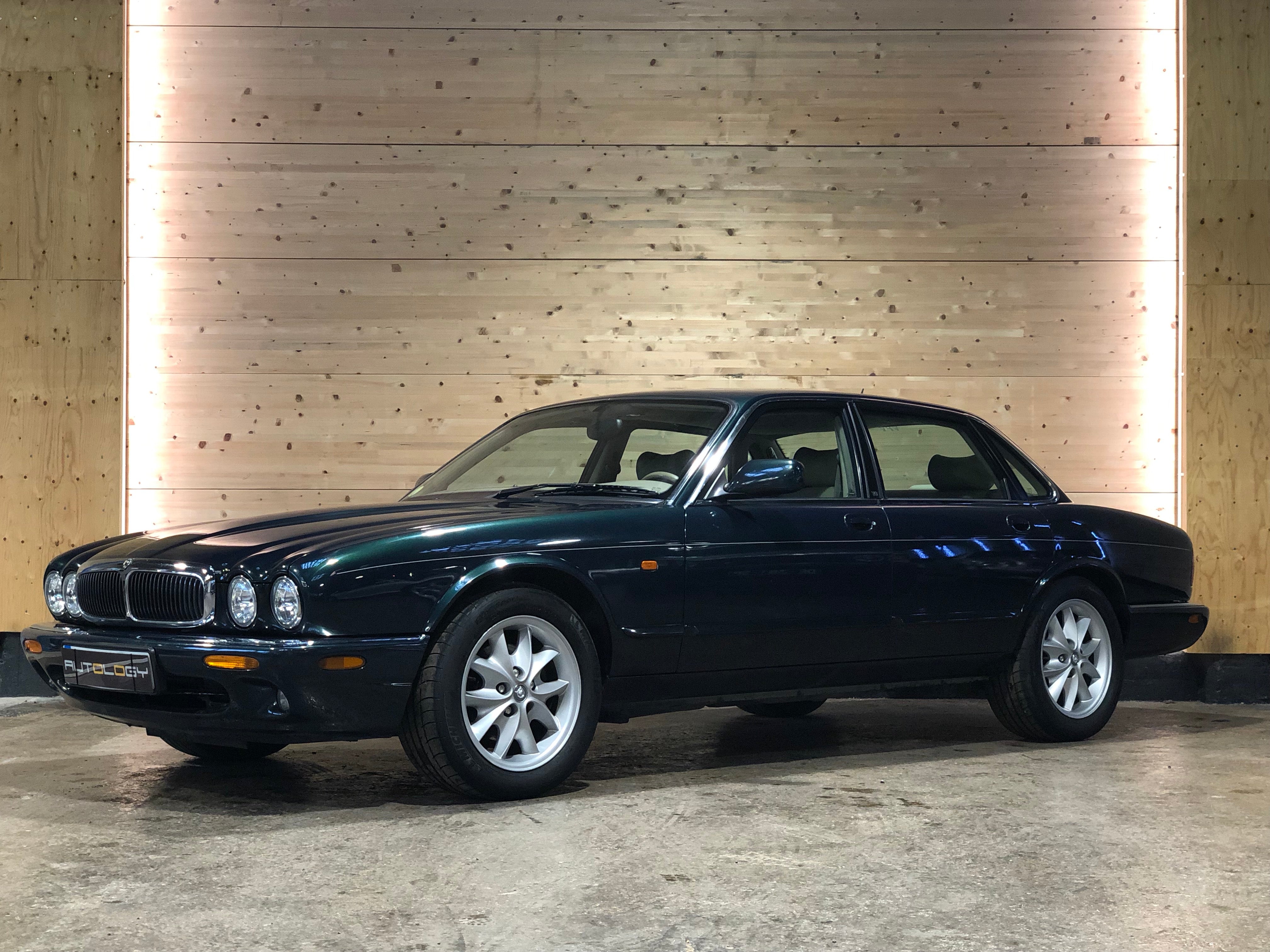 Jaguar XJ8 3.2