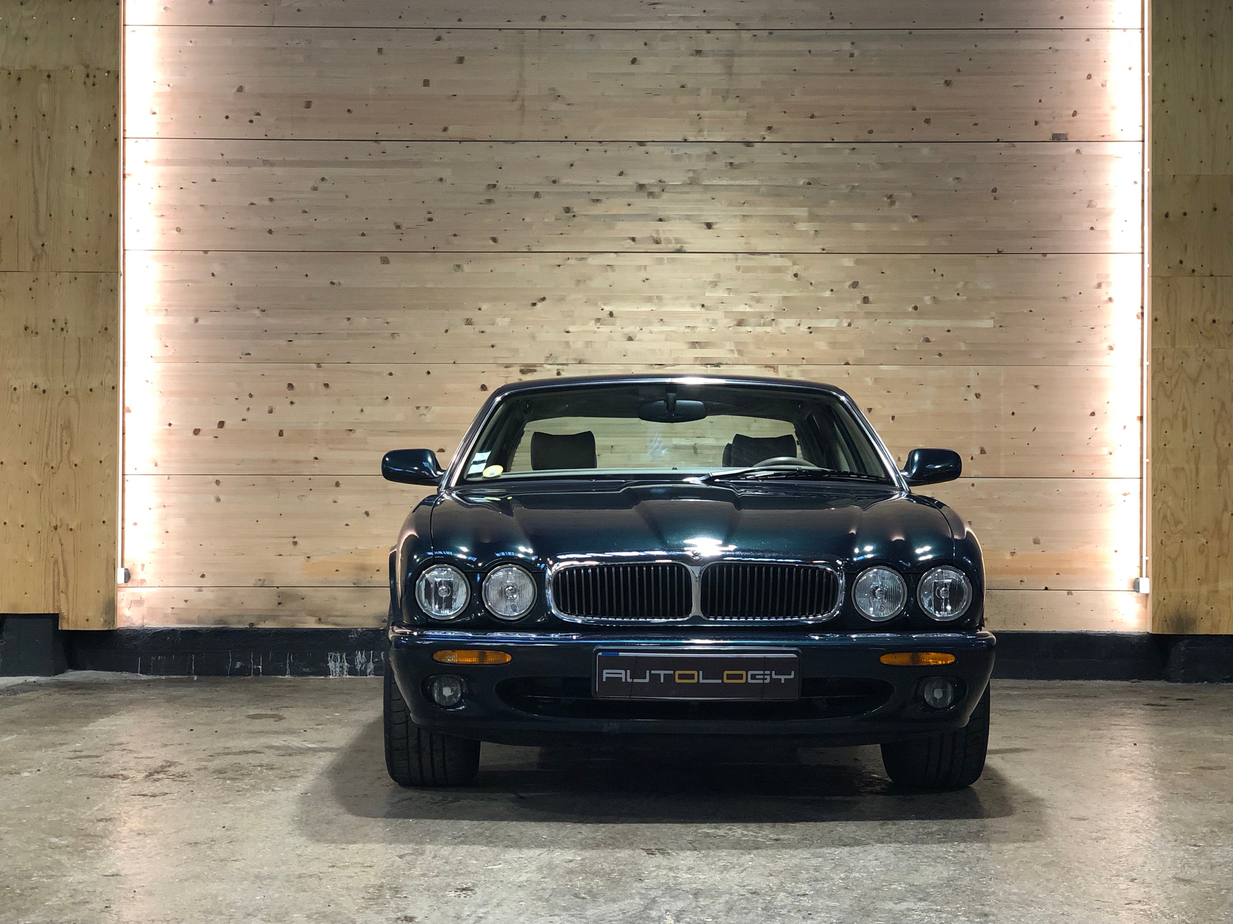 Jaguar XJ8 3.2