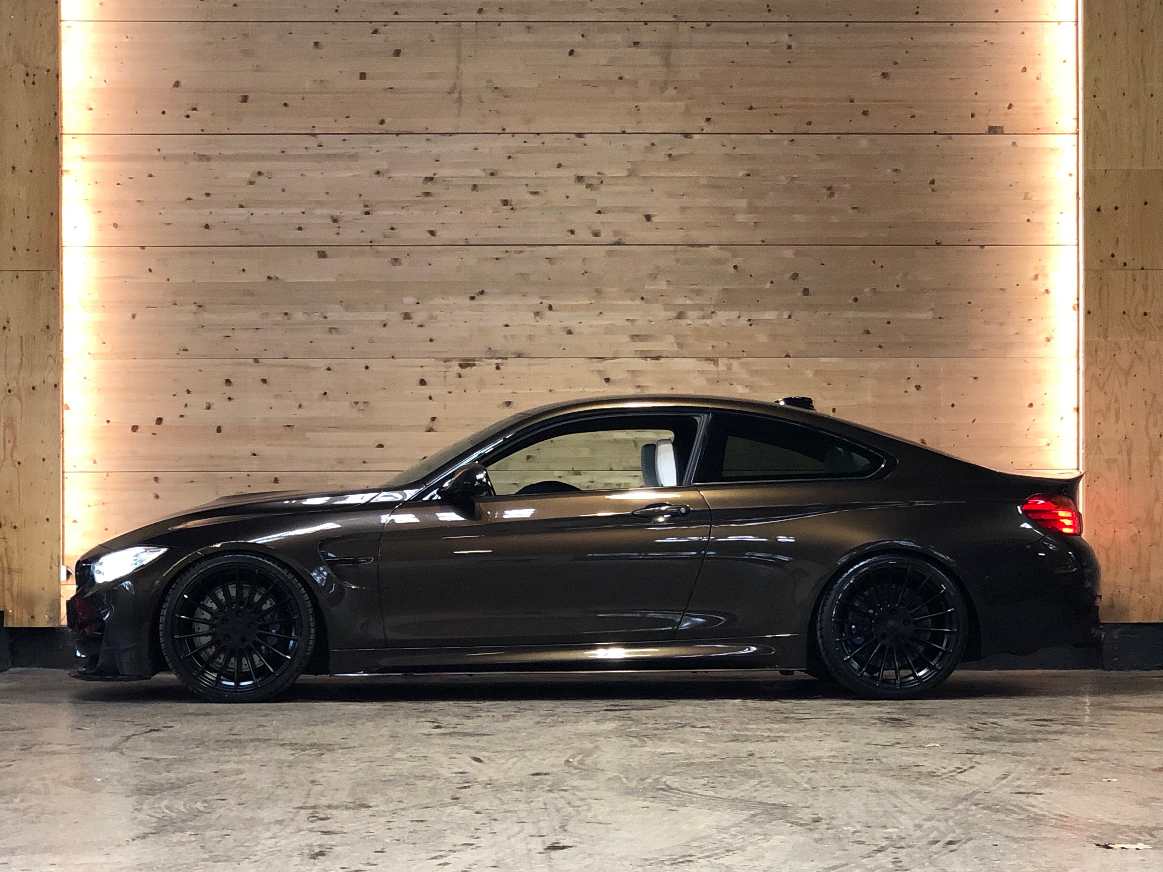 BMW M4 Coupe DKG7