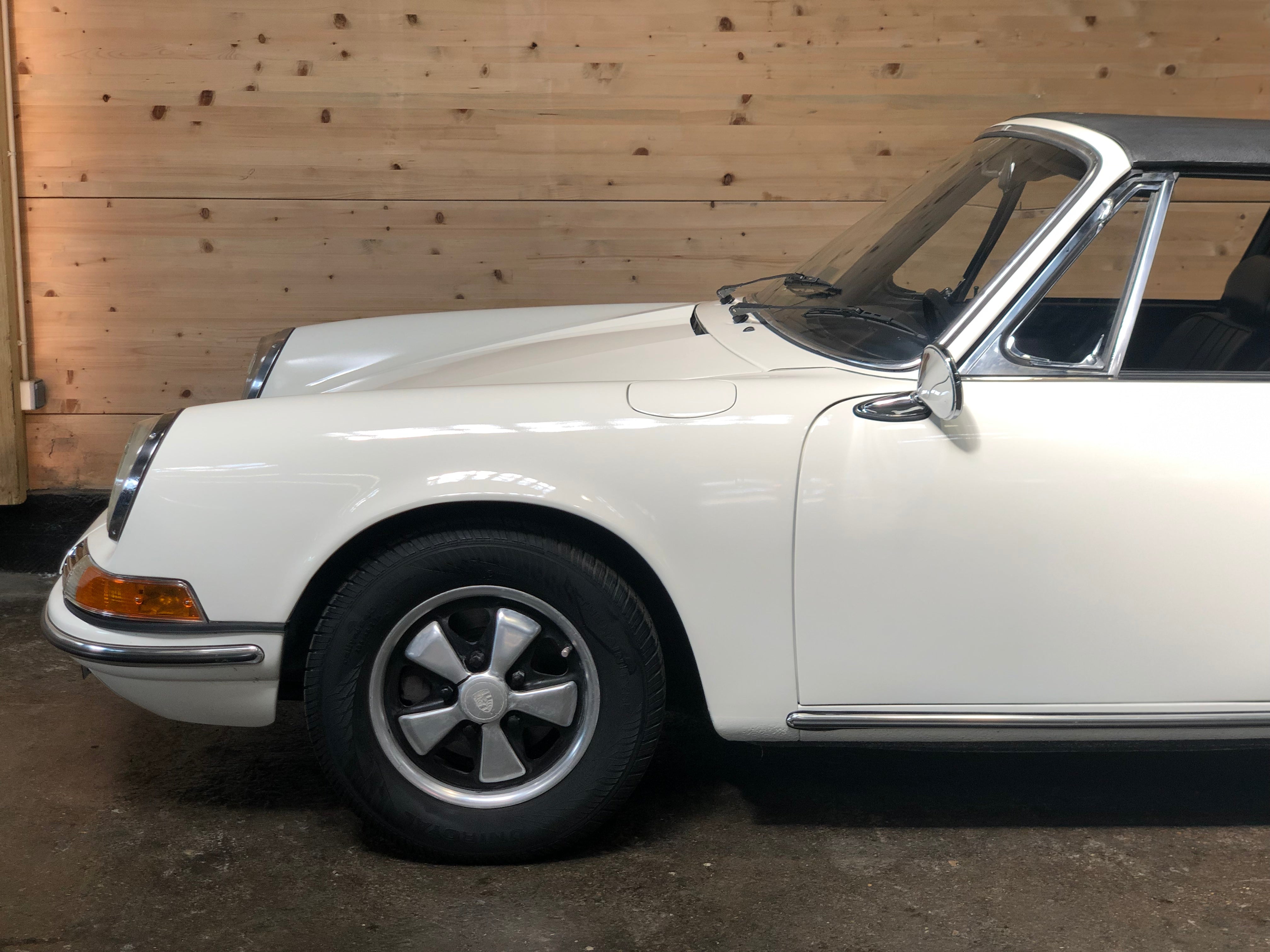 Porsche 911 2.2T Targa