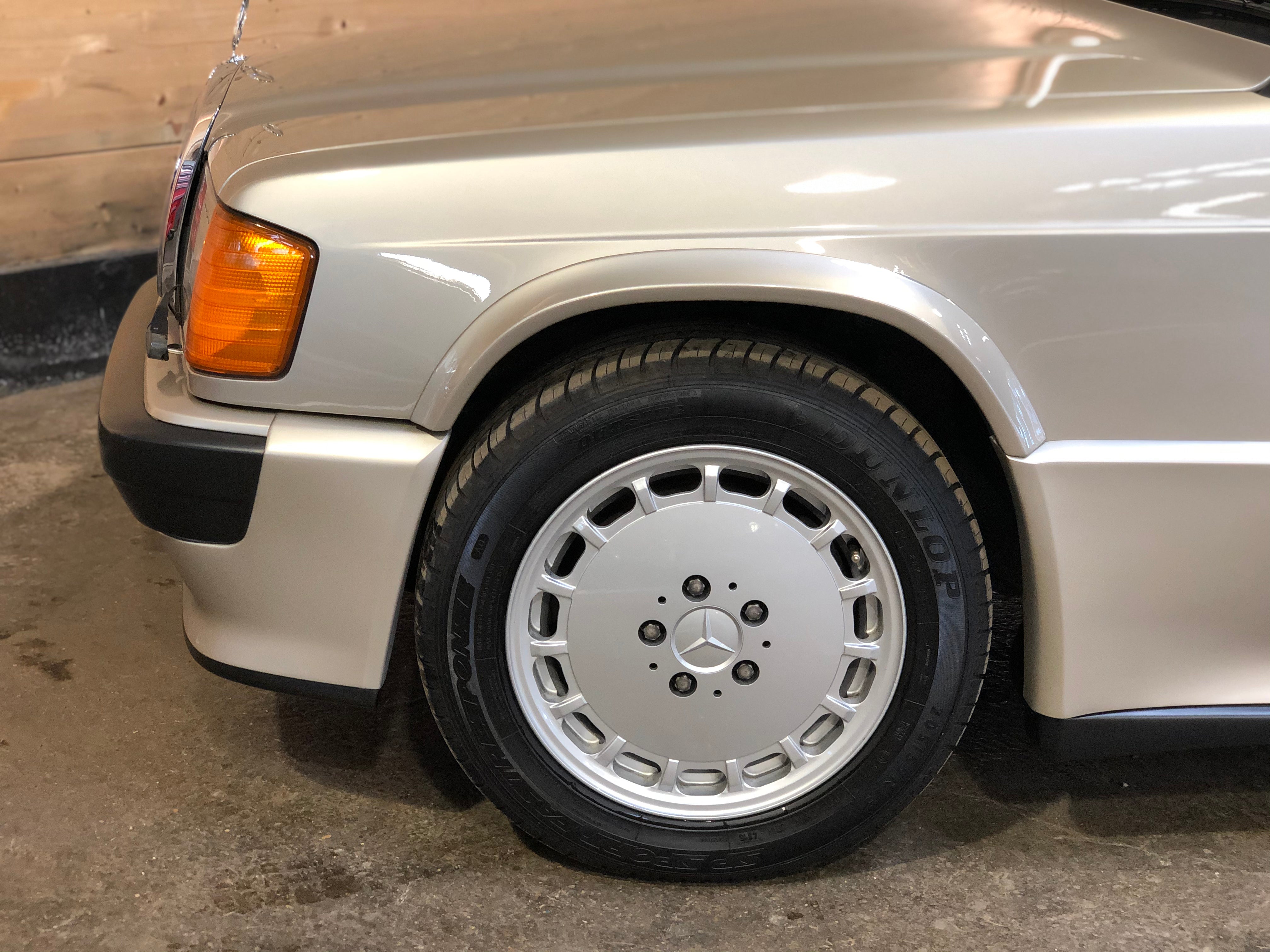 Mercedes 190 E 2.3-16